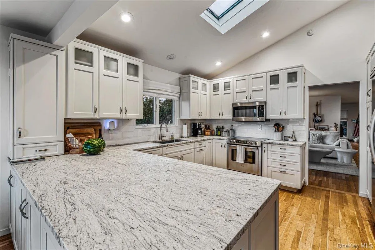 192 Dune Road, Southampton, NY, 4 Bedrooms Bedrooms, 12 Rooms Rooms,2 BathroomsBathrooms,Residential Lease,For Rent,Dune,0,1025615 192 Dune Road, Southampton, NY, 4 Bedrooms Bedrooms, 12 Rooms Rooms,2 BathroomsBathrooms,Residential Lease,For Rent,Dune,0,1025615