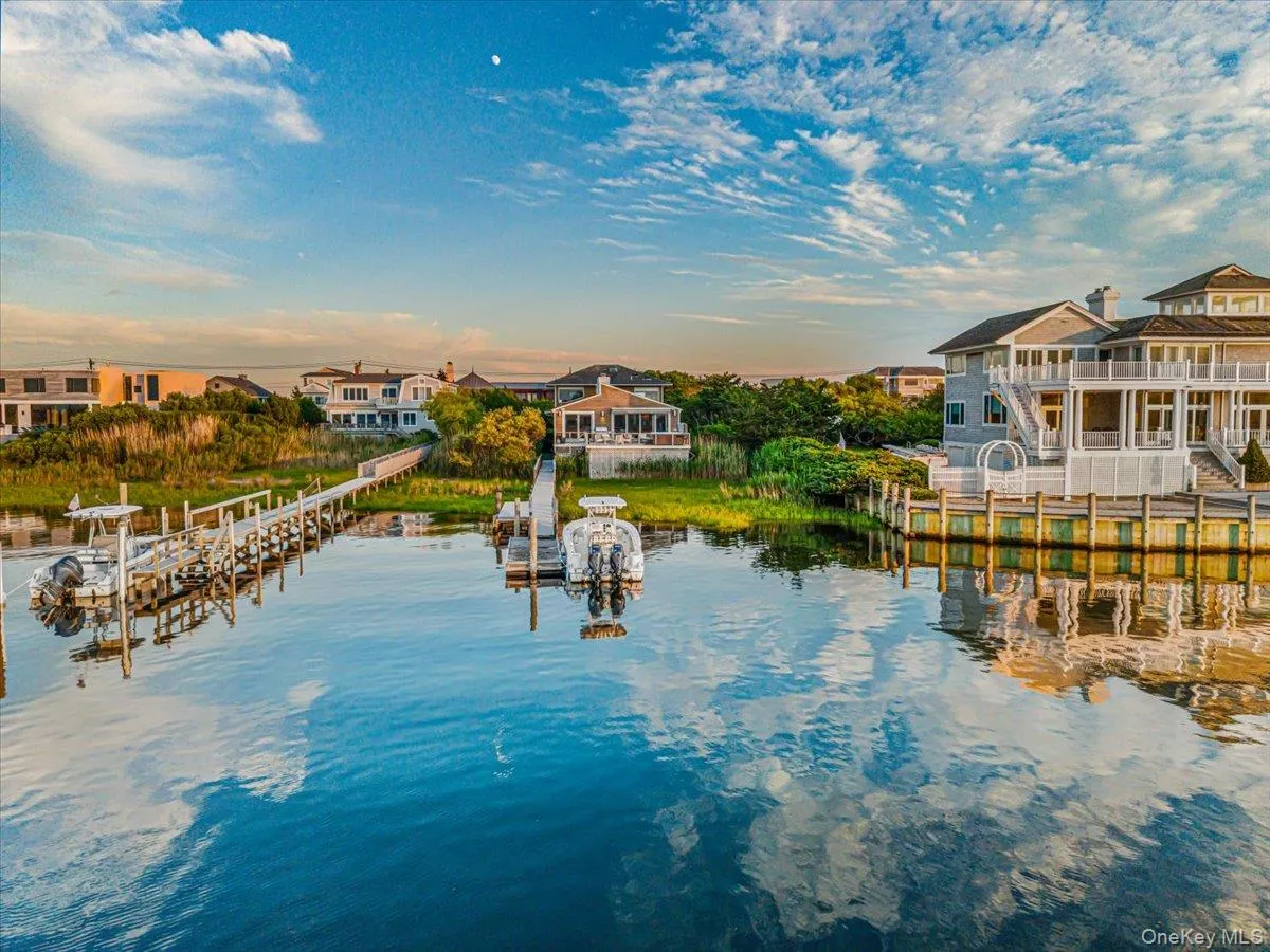 192 Dune Road, Southampton, NY, 4 Bedrooms Bedrooms, 12 Rooms Rooms,2 BathroomsBathrooms,Residential Lease,For Rent,Dune,0,1025615 192 Dune Road, Southampton, NY, 4 Bedrooms Bedrooms, 12 Rooms Rooms,2 BathroomsBathrooms,Residential Lease,For Rent,Dune,0,1025615