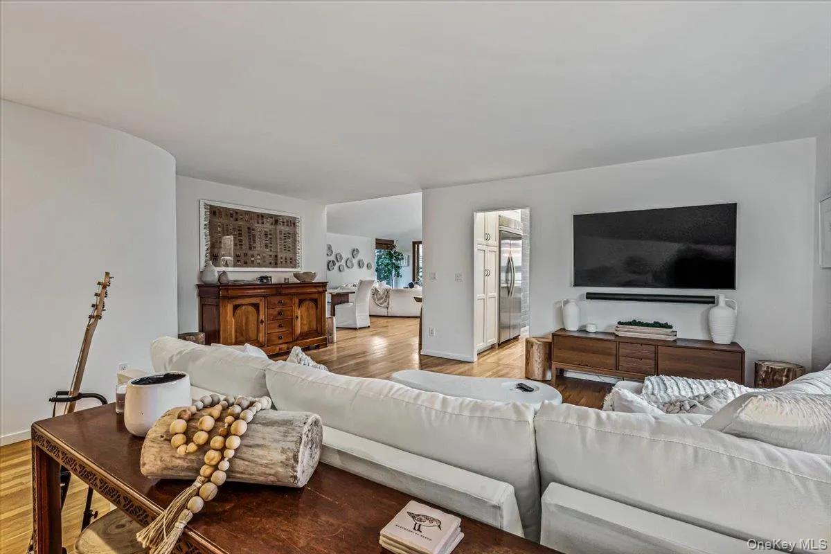 192 Dune Road, Southampton, NY, 4 Bedrooms Bedrooms, 12 Rooms Rooms,2 BathroomsBathrooms,Residential Lease,For Rent,Dune,0,1025615 192 Dune Road, Southampton, NY, 4 Bedrooms Bedrooms, 12 Rooms Rooms,2 BathroomsBathrooms,Residential Lease,For Rent,Dune,0,1025615