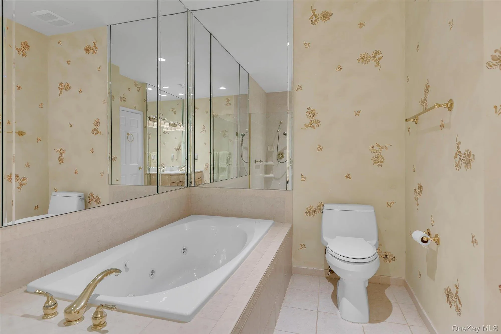 742 Verona Drive, Huntington, NY, 2 Bedrooms Bedrooms, 6 Rooms Rooms,2 BathroomsBathrooms,Residential,For Rent,Verona,0,1025617 742 Verona Drive, Huntington, NY, 2 Bedrooms Bedrooms, 6 Rooms Rooms,2 BathroomsBathrooms,Residential,For Rent,Verona,0,1025617