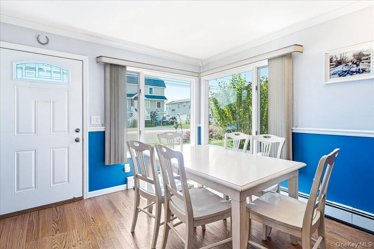 29 Milton Road, Babylon, NY, 3 Bedrooms Bedrooms, 6 Rooms Rooms,2 BathroomsBathrooms,Residential,For Rent,Milton,0,1025627 29 Milton Road, Babylon, NY, 3 Bedrooms Bedrooms, 6 Rooms Rooms,2 BathroomsBathrooms,Residential,For Rent,Milton,0,1025627