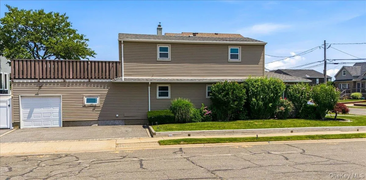 29 Milton Road, Babylon, NY, 3 Bedrooms Bedrooms, 6 Rooms Rooms,2 BathroomsBathrooms,Residential,For Rent,Milton,0,1025627 29 Milton Road, Babylon, NY, 3 Bedrooms Bedrooms, 6 Rooms Rooms,2 BathroomsBathrooms,Residential,For Rent,Milton,0,1025627