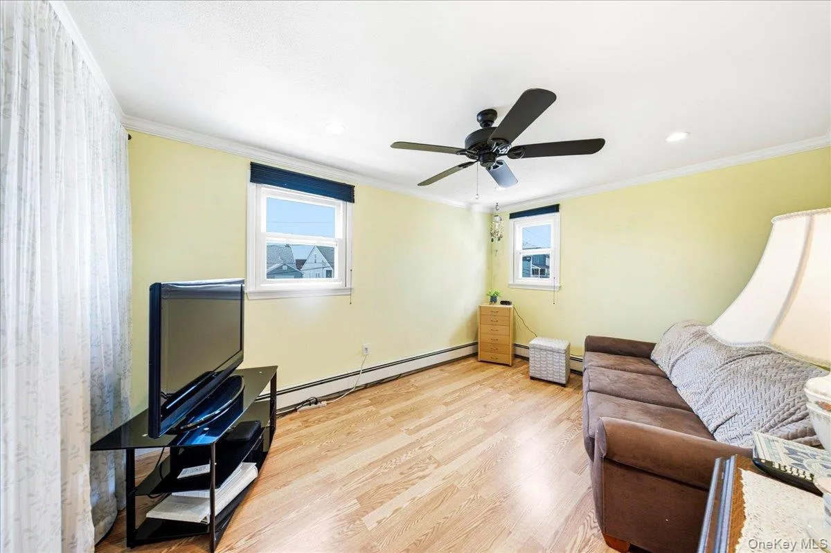 29 Milton Road, Babylon, NY, 3 Bedrooms Bedrooms, 6 Rooms Rooms,2 BathroomsBathrooms,Residential,For Rent,Milton,0,1025627 29 Milton Road, Babylon, NY, 3 Bedrooms Bedrooms, 6 Rooms Rooms,2 BathroomsBathrooms,Residential,For Rent,Milton,0,1025627