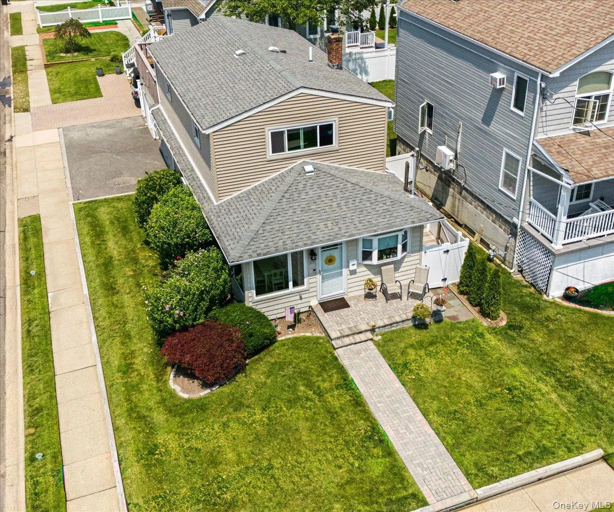 29 Milton Road, Babylon, NY, 3 Bedrooms Bedrooms, 6 Rooms Rooms,2 BathroomsBathrooms,Residential,For Rent,Milton,0,1025627 29 Milton Road, Babylon, NY, 3 Bedrooms Bedrooms, 6 Rooms Rooms,2 BathroomsBathrooms,Residential,For Rent,Milton,0,1025627