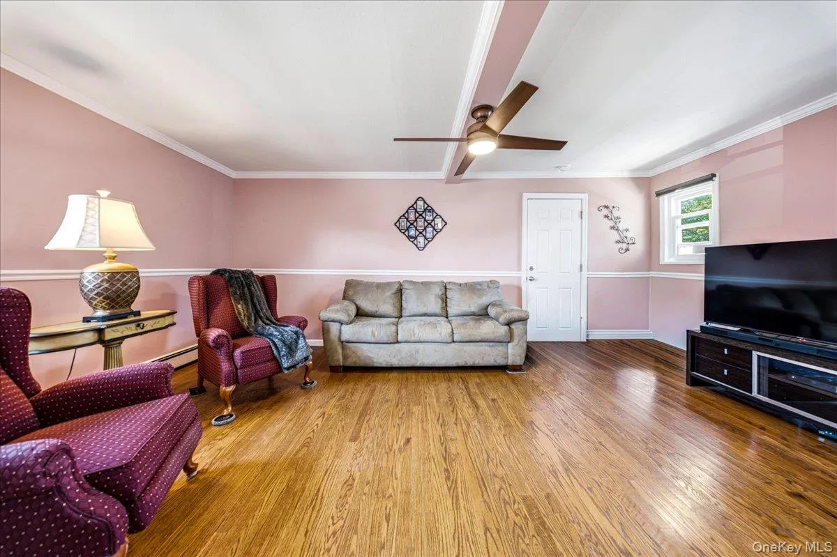29 Milton Road, Babylon, NY, 3 Bedrooms Bedrooms, 6 Rooms Rooms,2 BathroomsBathrooms,Residential,For Rent,Milton,0,1025627 29 Milton Road, Babylon, NY, 3 Bedrooms Bedrooms, 6 Rooms Rooms,2 BathroomsBathrooms,Residential,For Rent,Milton,0,1025627