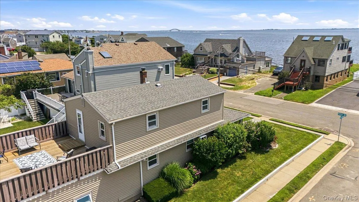 29 Milton Road, Babylon, NY, 3 Bedrooms Bedrooms, 6 Rooms Rooms,2 BathroomsBathrooms,Residential,For Rent,Milton,0,1025627 29 Milton Road, Babylon, NY, 3 Bedrooms Bedrooms, 6 Rooms Rooms,2 BathroomsBathrooms,Residential,For Rent,Milton,0,1025627