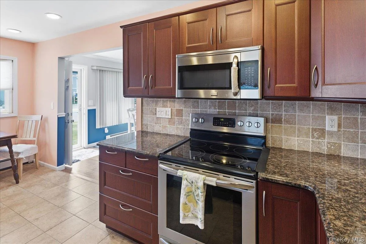 29 Milton Road, Babylon, NY, 3 Bedrooms Bedrooms, 6 Rooms Rooms,2 BathroomsBathrooms,Residential,For Rent,Milton,0,1025627 29 Milton Road, Babylon, NY, 3 Bedrooms Bedrooms, 6 Rooms Rooms,2 BathroomsBathrooms,Residential,For Rent,Milton,0,1025627