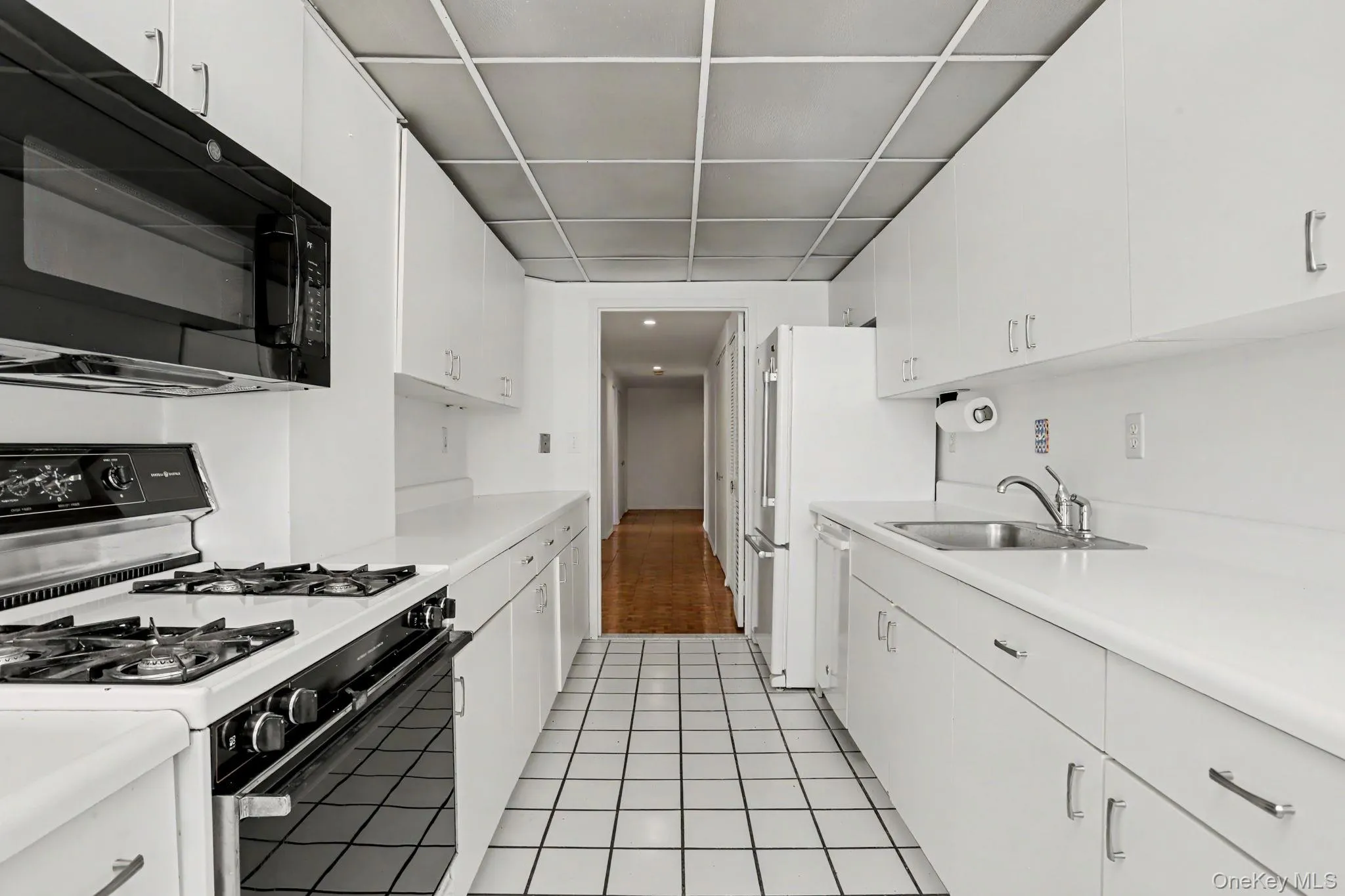 18 Shady Glen Court, New Rochelle, NY, 2 Bedrooms Bedrooms, 5 Rooms Rooms,2 BathroomsBathrooms,Residential Lease,For Rent,Shady Glen,0,1025630 18 Shady Glen Court, New Rochelle, NY, 2 Bedrooms Bedrooms, 5 Rooms Rooms,2 BathroomsBathrooms,Residential Lease,For Rent,Shady Glen,0,1025630
