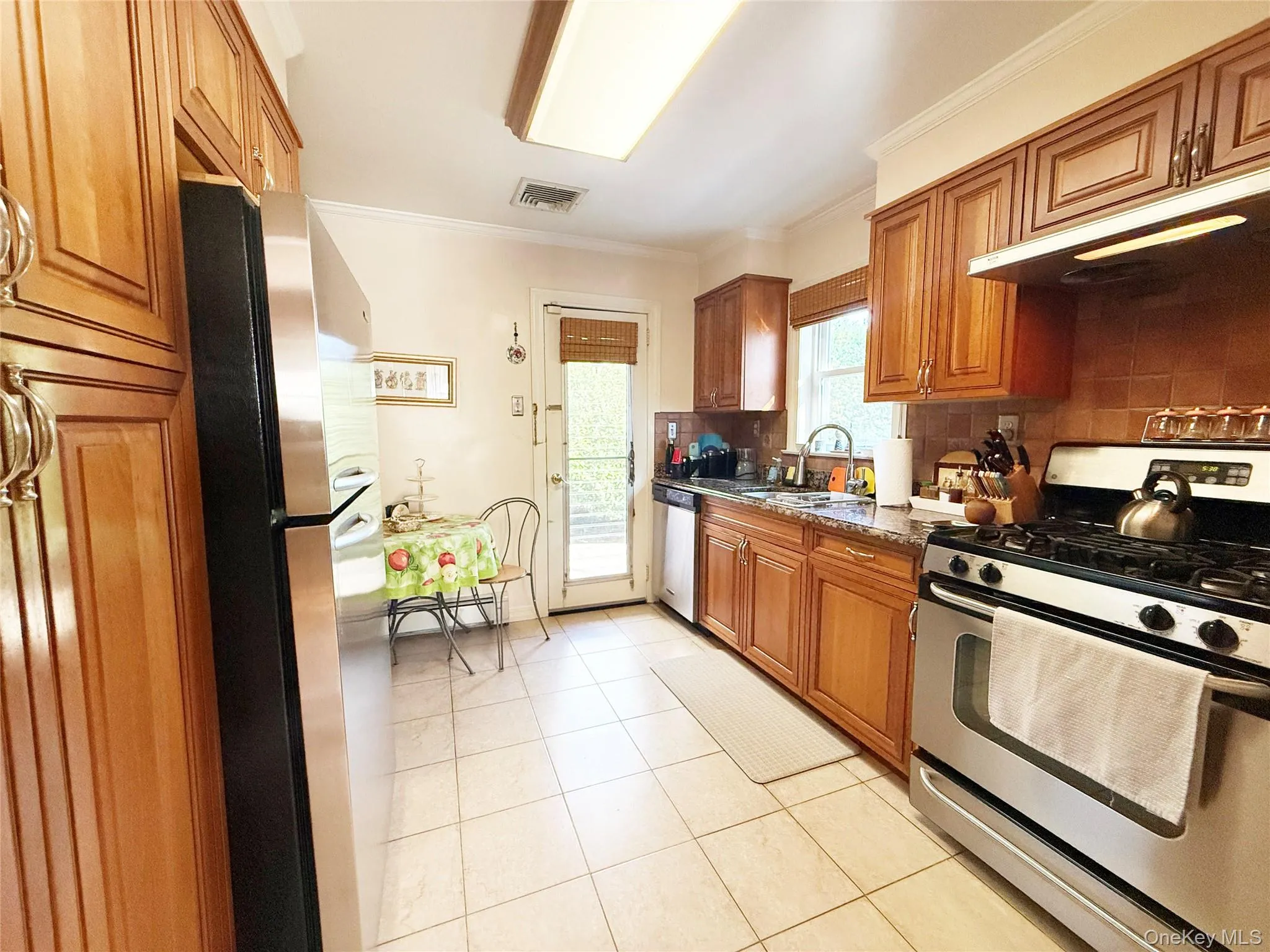 266 Chester Street, Hempstead, NY, 2 Bedrooms Bedrooms, 6 Rooms Rooms,2 BathroomsBathrooms,Residential,For Rent,Chester,0,1025631 266 Chester Street, Hempstead, NY, 2 Bedrooms Bedrooms, 6 Rooms Rooms,2 BathroomsBathrooms,Residential,For Rent,Chester,0,1025631