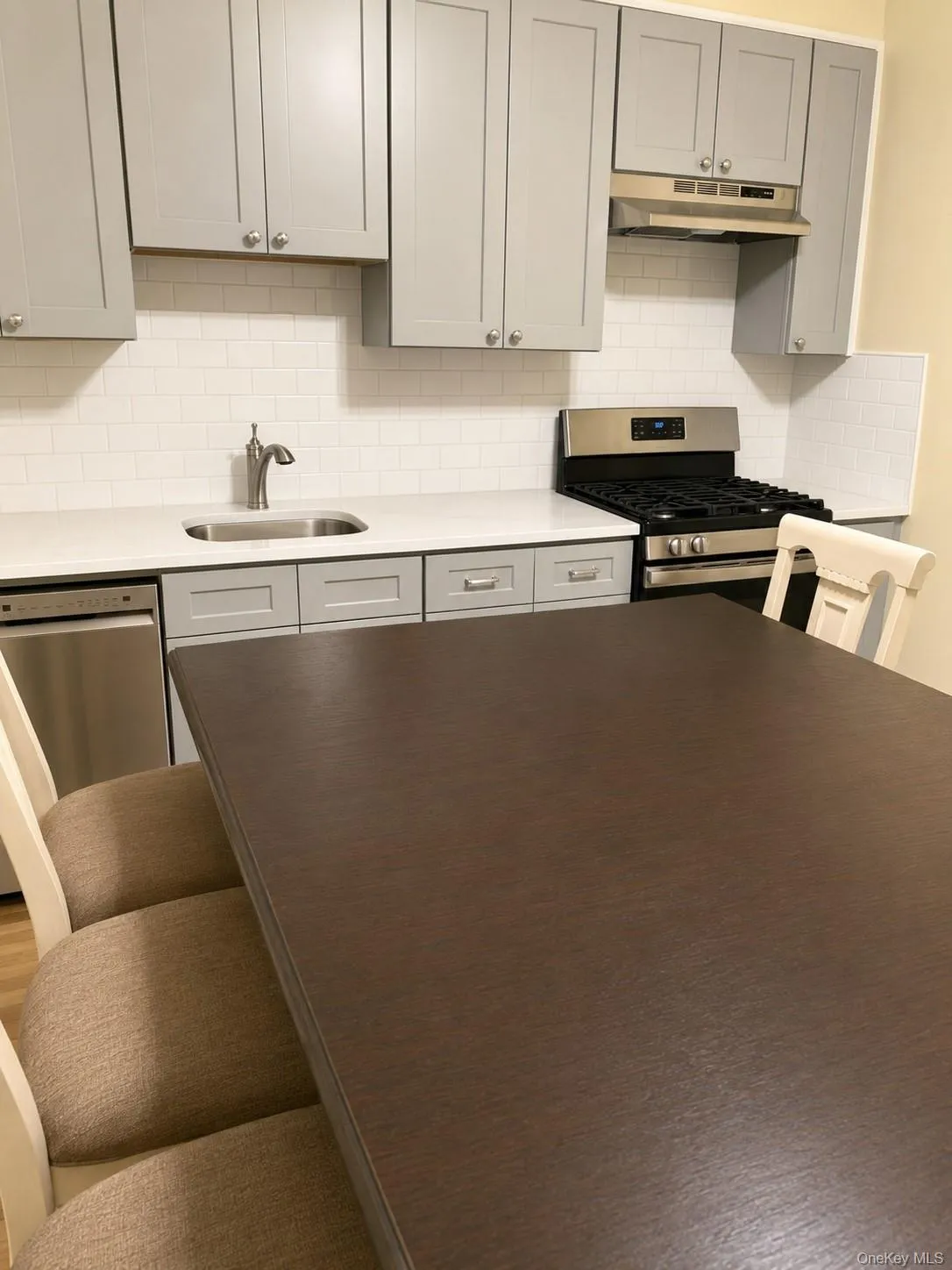 131 Lockwood Avenue, New Rochelle, NY, 2 Bedrooms Bedrooms, 4 Rooms Rooms,1 BathroomBathrooms,Residential Lease,For Rent,Lockwood,0,1025648 131 Lockwood Avenue, New Rochelle, NY, 2 Bedrooms Bedrooms, 4 Rooms Rooms,1 BathroomBathrooms,Residential Lease,For Rent,Lockwood,0,1025648