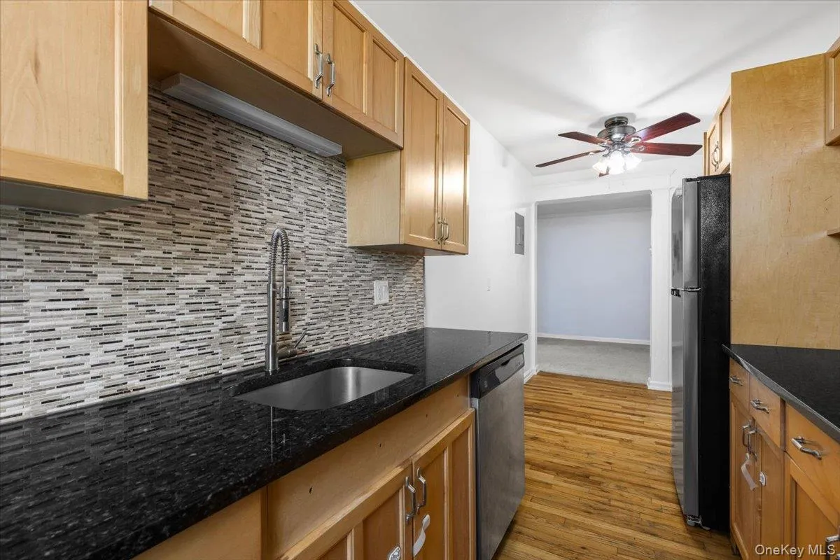 126 Church Street, New Rochelle, NY, 1 Bedroom Bedrooms, 4 Rooms Rooms,1 BathroomBathrooms,Residential,For Rent,Church,0,1025650 126 Church Street, New Rochelle, NY, 1 Bedroom Bedrooms, 4 Rooms Rooms,1 BathroomBathrooms,Residential,For Rent,Church,0,1025650