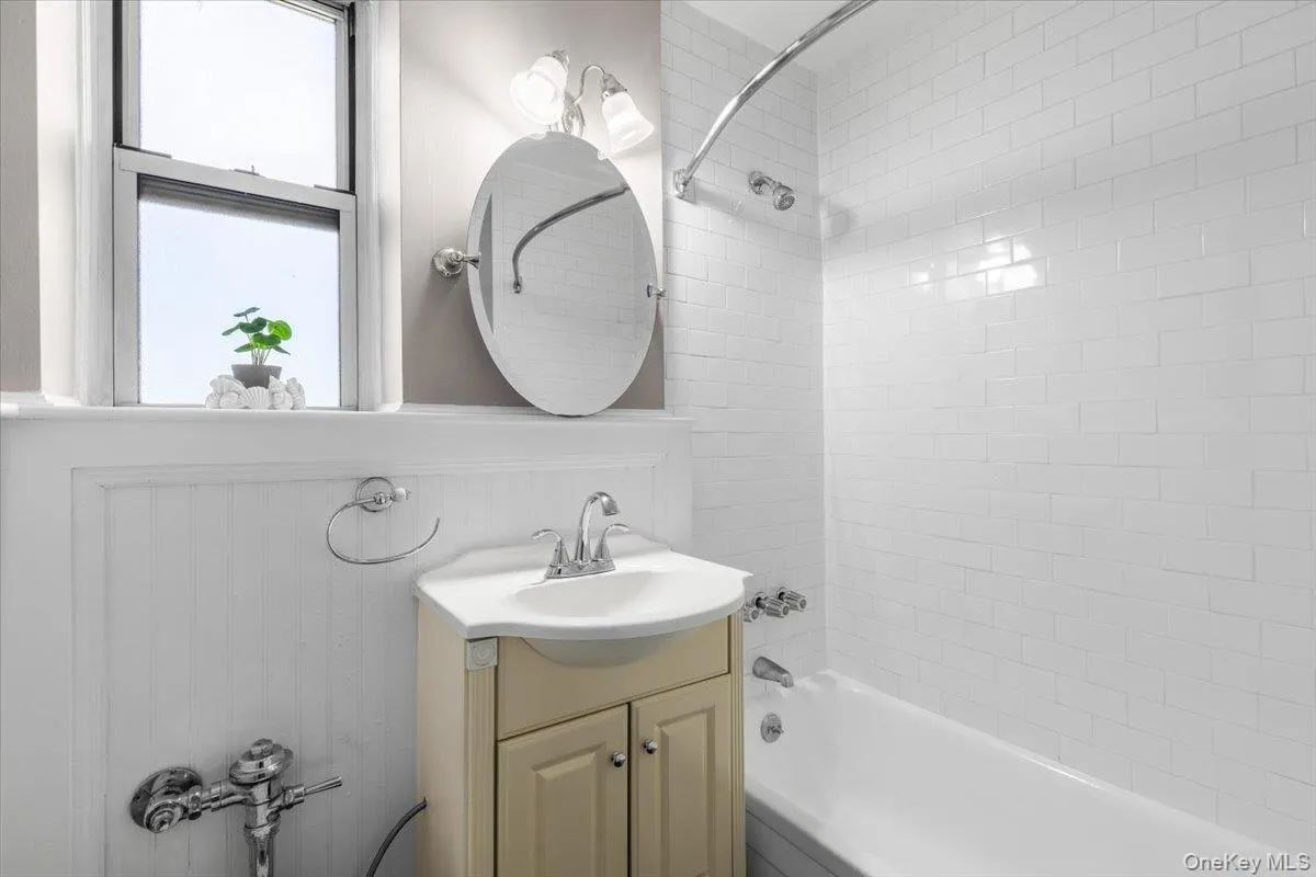 126 Church Street, New Rochelle, NY, 1 Bedroom Bedrooms, 4 Rooms Rooms,1 BathroomBathrooms,Residential,For Rent,Church,0,1025650 126 Church Street, New Rochelle, NY, 1 Bedroom Bedrooms, 4 Rooms Rooms,1 BathroomBathrooms,Residential,For Rent,Church,0,1025650