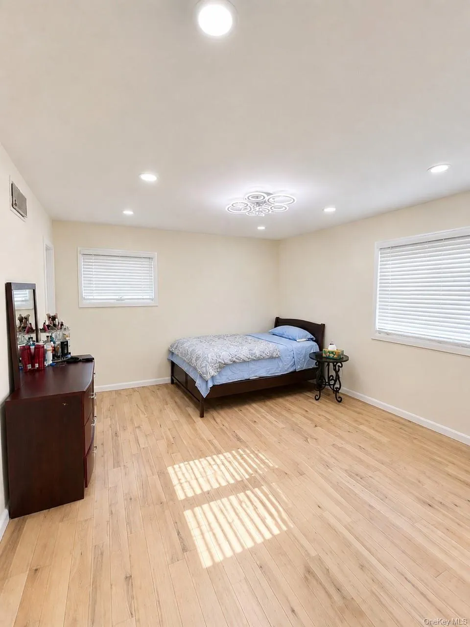 886 Woodmere Drive, Hempstead, NY, 5 Bedrooms Bedrooms, 10 Rooms Rooms,4 BathroomsBathrooms,Residential,For Rent,Woodmere,0,1025653 886 Woodmere Drive, Hempstead, NY, 5 Bedrooms Bedrooms, 10 Rooms Rooms,4 BathroomsBathrooms,Residential,For Rent,Woodmere,0,1025653