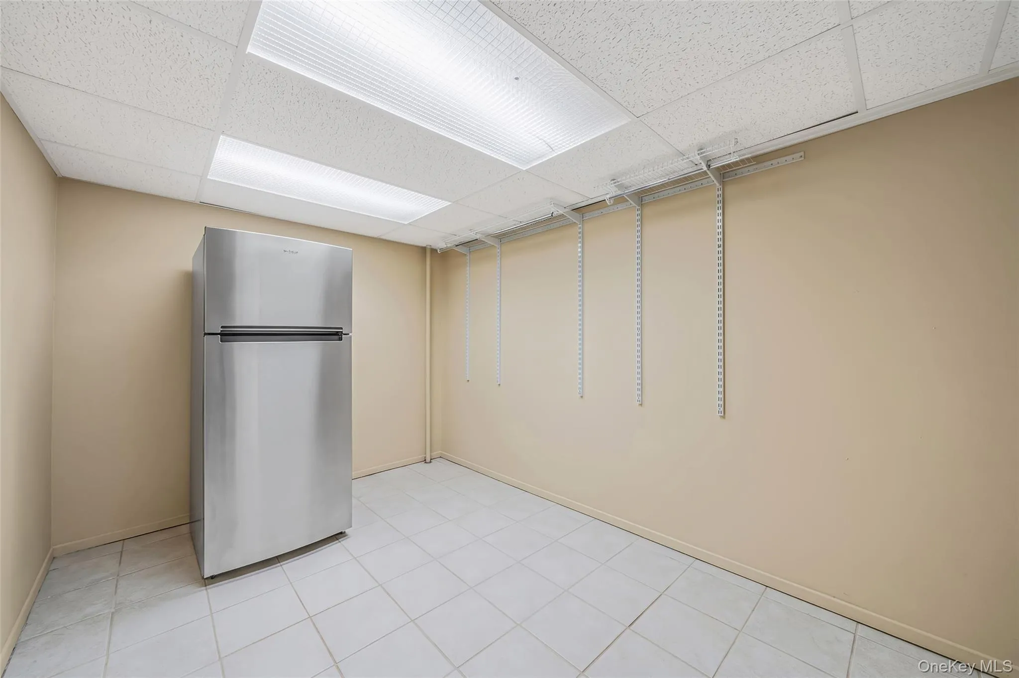 12 Alice Lane, Huntington, NY, 4 Bedrooms Bedrooms, 12 Rooms Rooms,2 BathroomsBathrooms,Residential,For Rent,Alice,0,1025655 12 Alice Lane, Huntington, NY, 4 Bedrooms Bedrooms, 12 Rooms Rooms,2 BathroomsBathrooms,Residential,For Rent,Alice,0,1025655