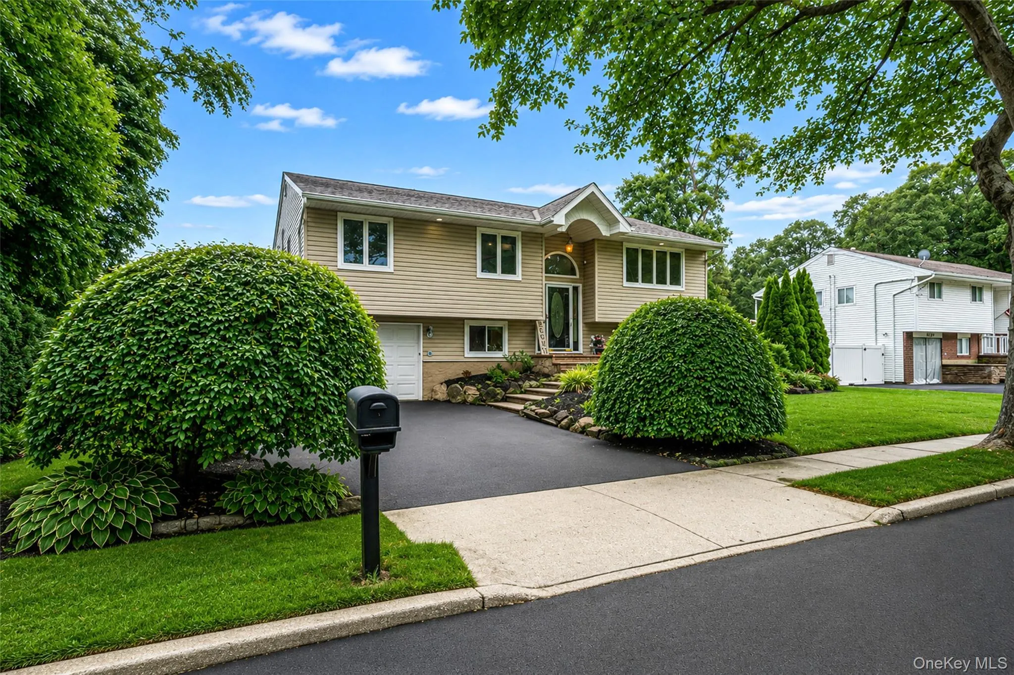 12 Alice Lane, Huntington, NY, 4 Bedrooms Bedrooms, 12 Rooms Rooms,2 BathroomsBathrooms,Residential,For Rent,Alice,0,1025655 12 Alice Lane, Huntington, NY, 4 Bedrooms Bedrooms, 12 Rooms Rooms,2 BathroomsBathrooms,Residential,For Rent,Alice,0,1025655