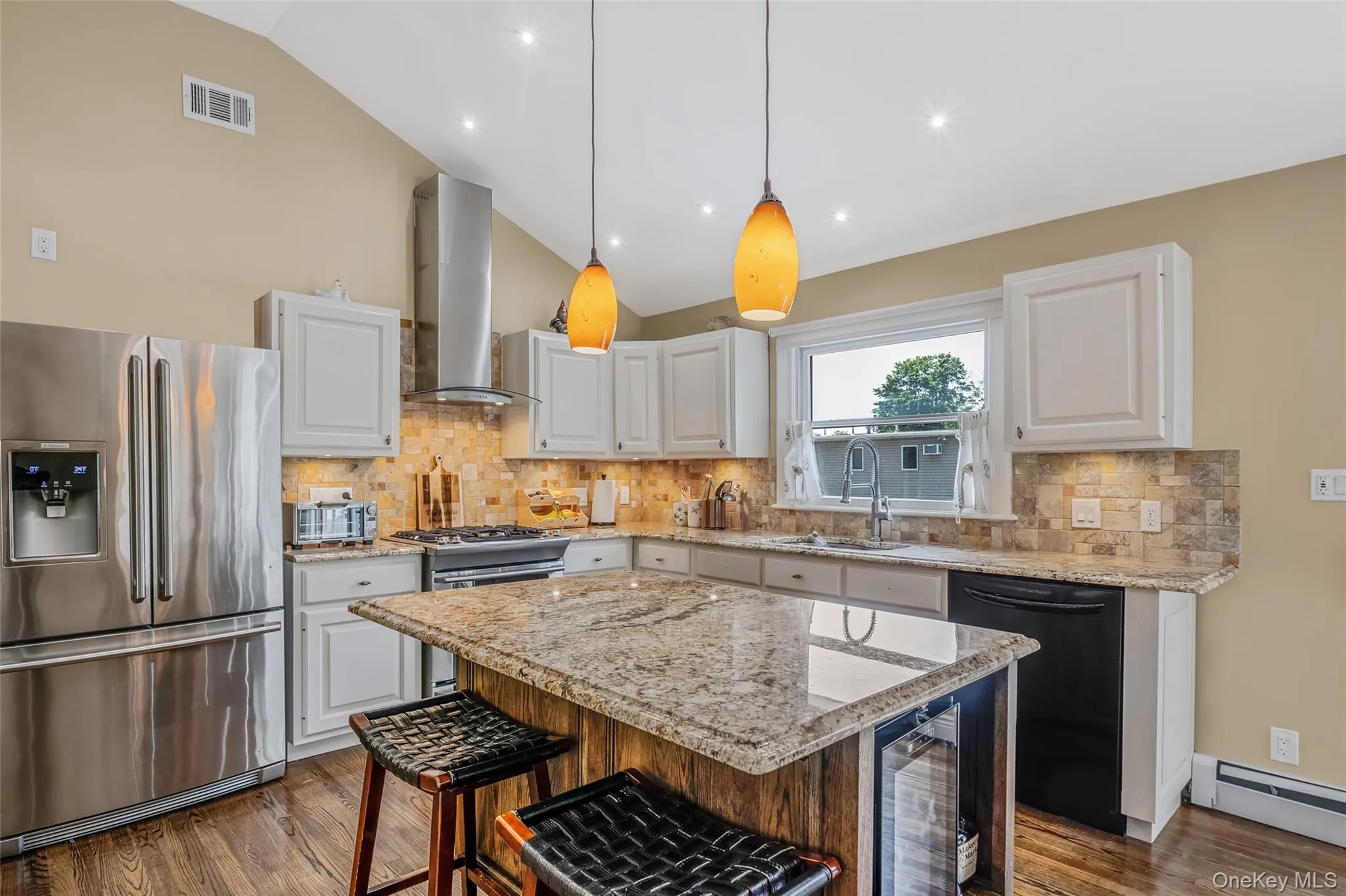 12 Alice Lane, Huntington, NY, 4 Bedrooms Bedrooms, 12 Rooms Rooms,2 BathroomsBathrooms,Residential,For Rent,Alice,0,1025655 12 Alice Lane, Huntington, NY, 4 Bedrooms Bedrooms, 12 Rooms Rooms,2 BathroomsBathrooms,Residential,For Rent,Alice,0,1025655