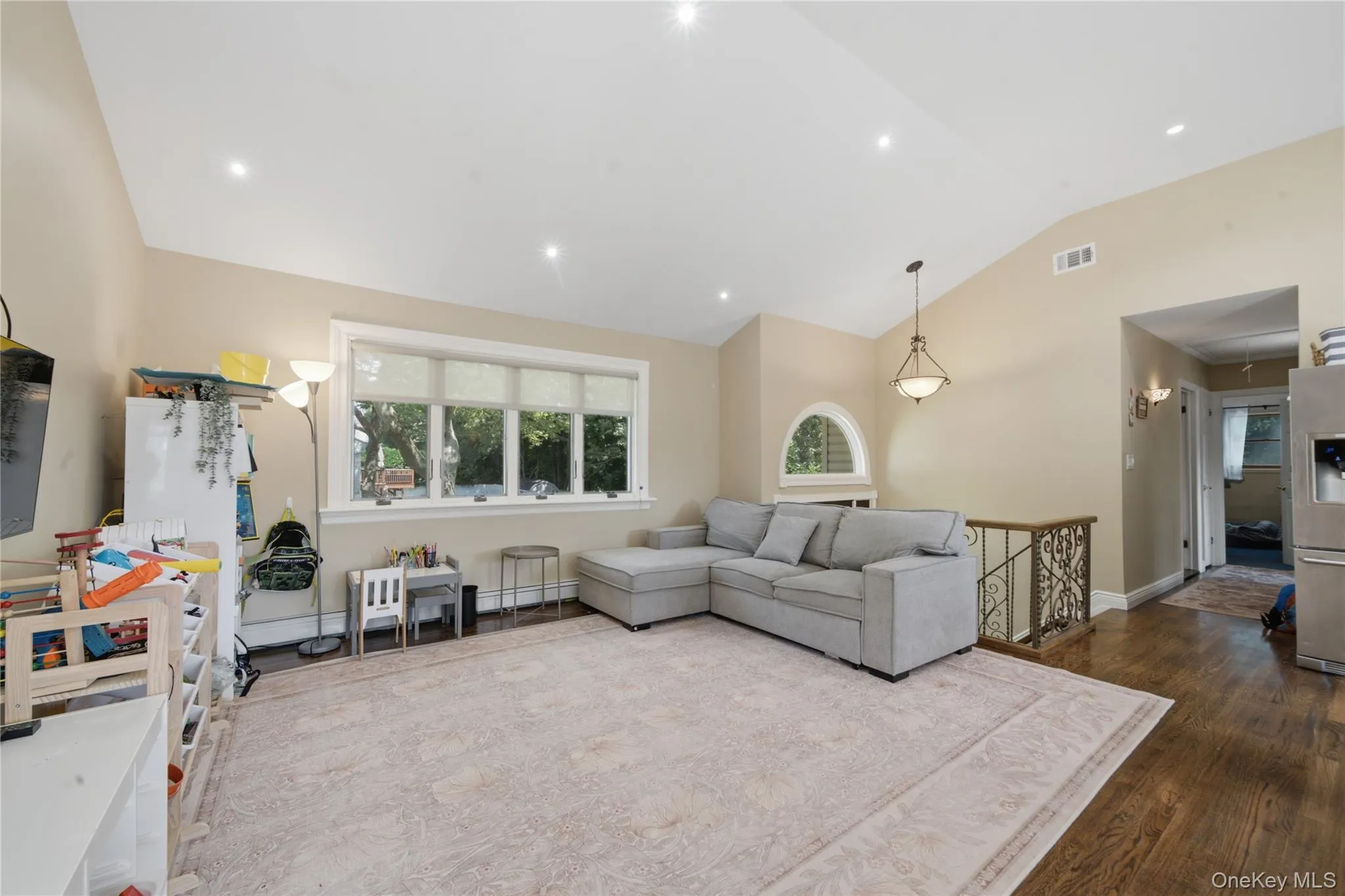 12 Alice Lane, Huntington, NY, 4 Bedrooms Bedrooms, 12 Rooms Rooms,2 BathroomsBathrooms,Residential,For Rent,Alice,0,1025655 12 Alice Lane, Huntington, NY, 4 Bedrooms Bedrooms, 12 Rooms Rooms,2 BathroomsBathrooms,Residential,For Rent,Alice,0,1025655