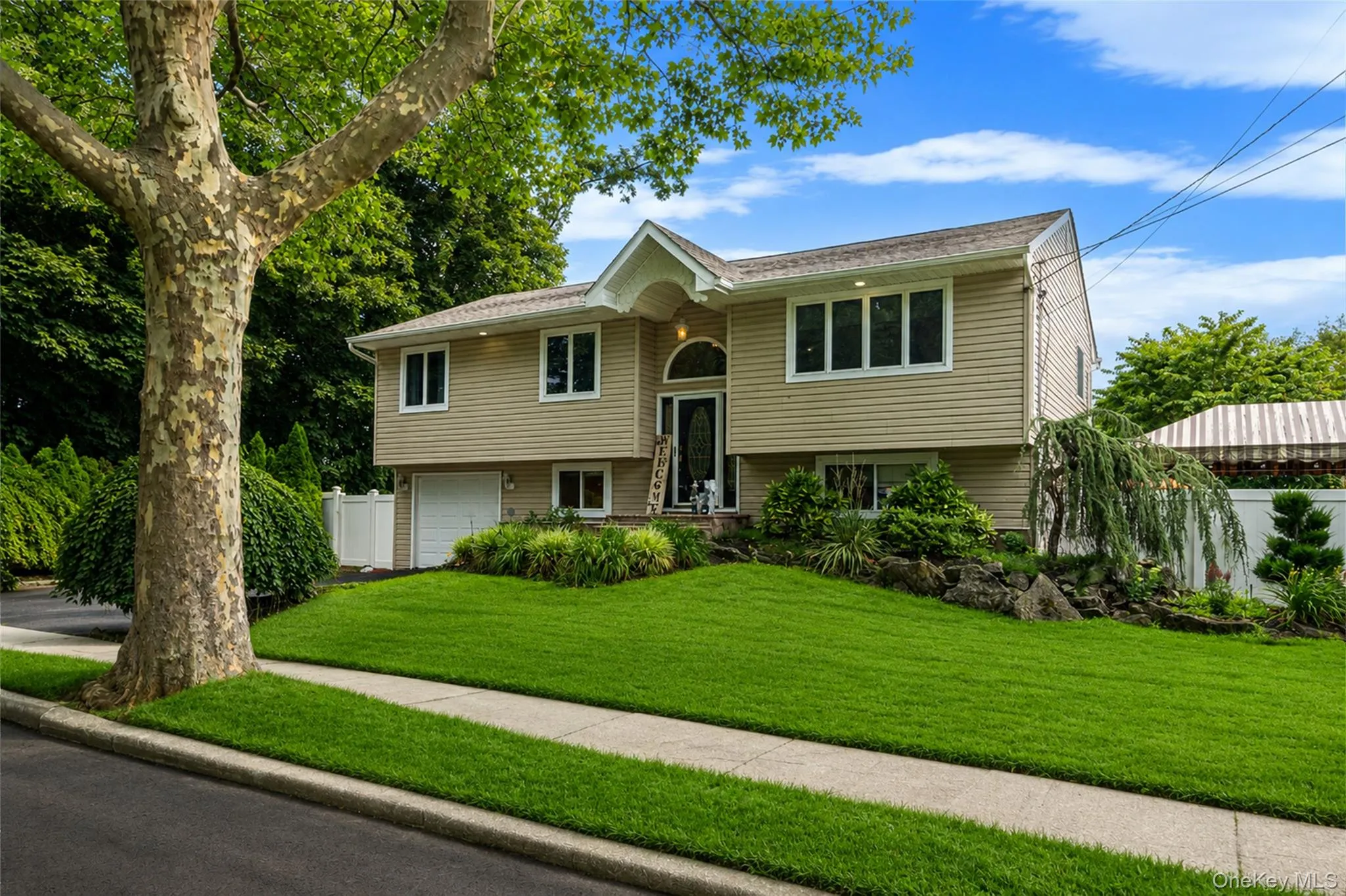 12 Alice Lane, Huntington, NY, 4 Bedrooms Bedrooms, 12 Rooms Rooms,2 BathroomsBathrooms,Residential,For Rent,Alice,0,1025655 12 Alice Lane, Huntington, NY, 4 Bedrooms Bedrooms, 12 Rooms Rooms,2 BathroomsBathrooms,Residential,For Rent,Alice,0,1025655