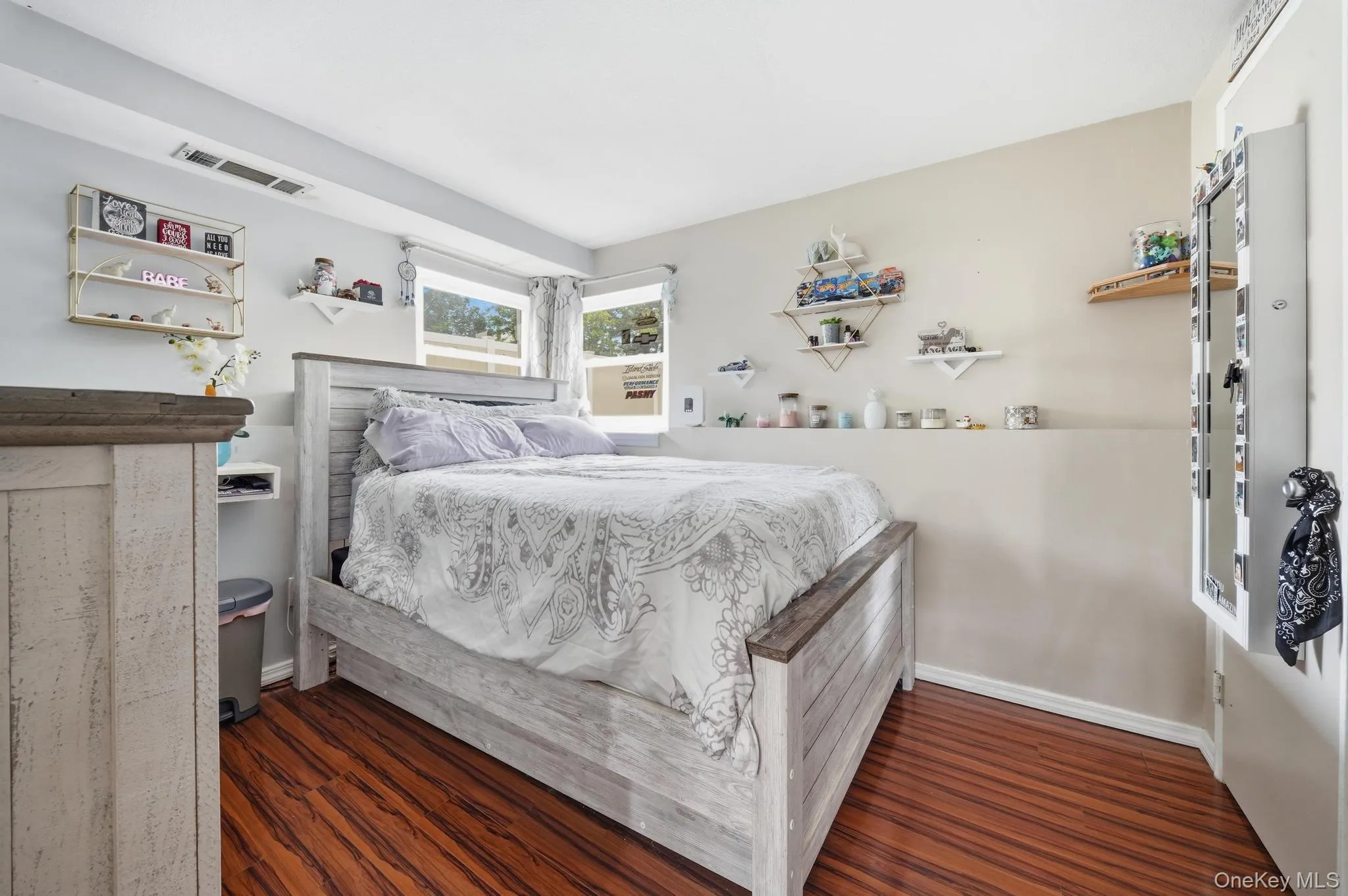 5 Delaware Avenue, Smithtown, NY, 3 Bedrooms Bedrooms, 8 Rooms Rooms,2 BathroomsBathrooms,Residential,For Rent,Delaware,0,1025656 5 Delaware Avenue, Smithtown, NY, 3 Bedrooms Bedrooms, 8 Rooms Rooms,2 BathroomsBathrooms,Residential,For Rent,Delaware,0,1025656