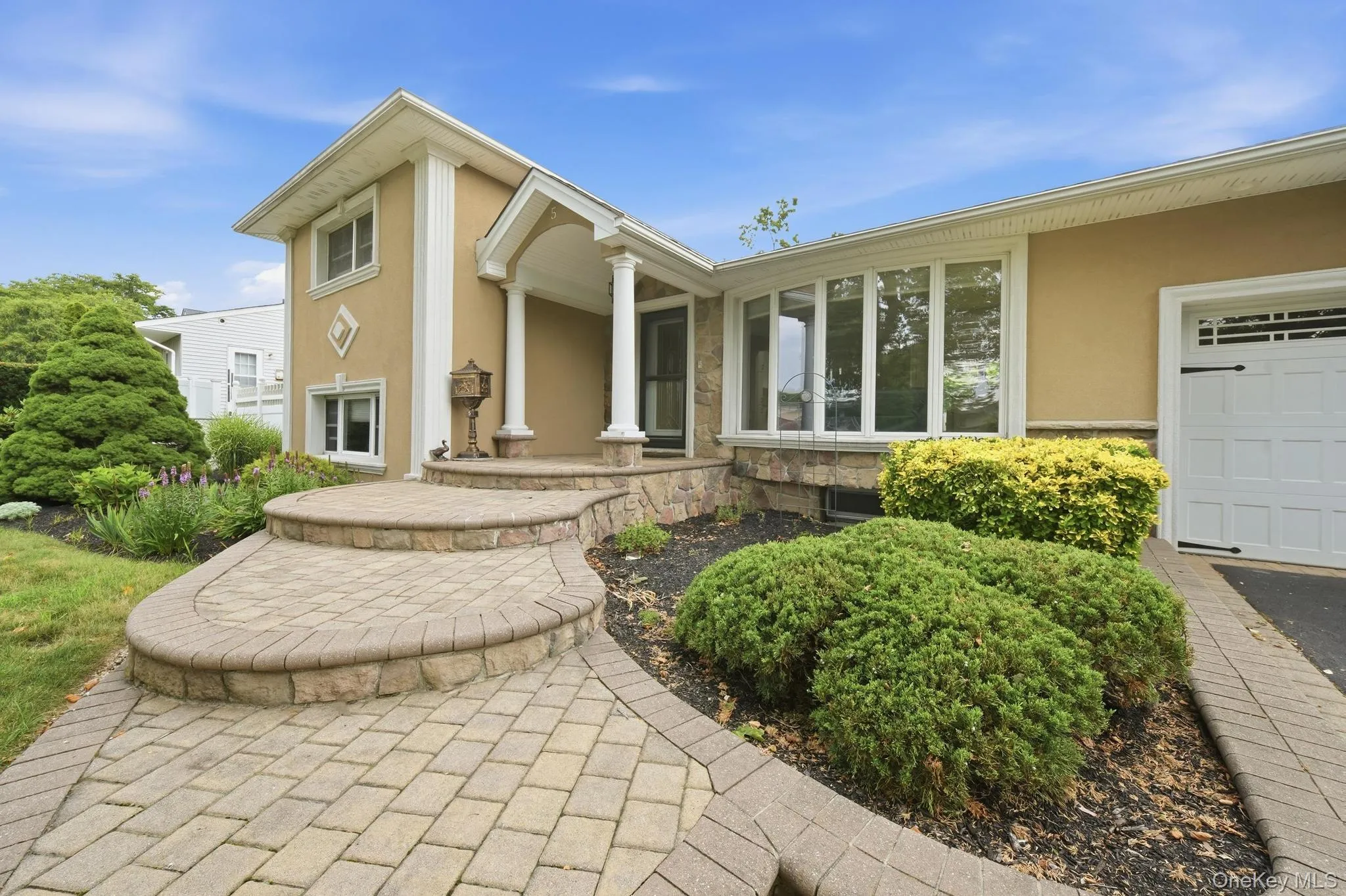 5 Delaware Avenue, Smithtown, NY, 3 Bedrooms Bedrooms, 8 Rooms Rooms,2 BathroomsBathrooms,Residential,For Rent,Delaware,0,1025656 5 Delaware Avenue, Smithtown, NY, 3 Bedrooms Bedrooms, 8 Rooms Rooms,2 BathroomsBathrooms,Residential,For Rent,Delaware,0,1025656