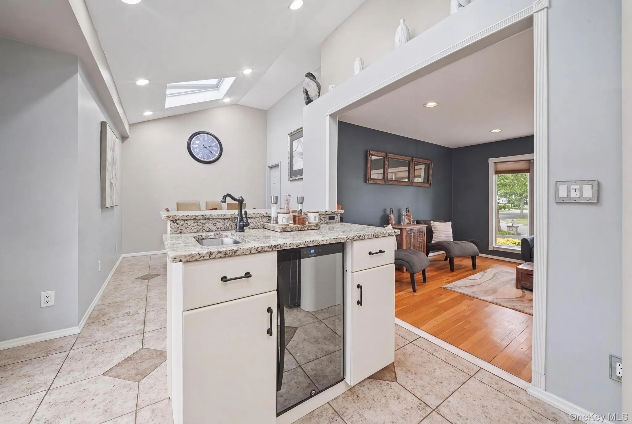5 Delaware Avenue, Smithtown, NY, 3 Bedrooms Bedrooms, 8 Rooms Rooms,2 BathroomsBathrooms,Residential,For Rent,Delaware,0,1025656 5 Delaware Avenue, Smithtown, NY, 3 Bedrooms Bedrooms, 8 Rooms Rooms,2 BathroomsBathrooms,Residential,For Rent,Delaware,0,1025656