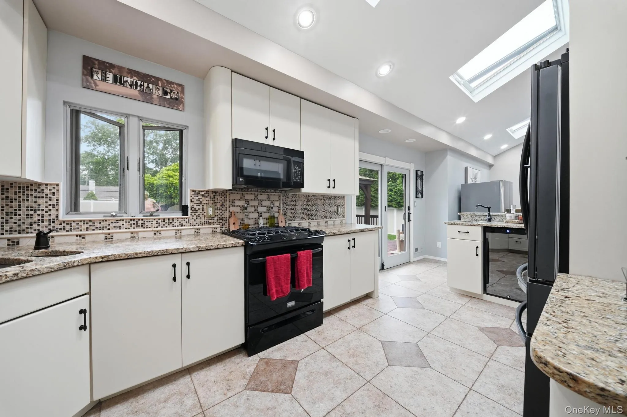 5 Delaware Avenue, Smithtown, NY, 3 Bedrooms Bedrooms, 8 Rooms Rooms,2 BathroomsBathrooms,Residential,For Rent,Delaware,0,1025656 5 Delaware Avenue, Smithtown, NY, 3 Bedrooms Bedrooms, 8 Rooms Rooms,2 BathroomsBathrooms,Residential,For Rent,Delaware,0,1025656