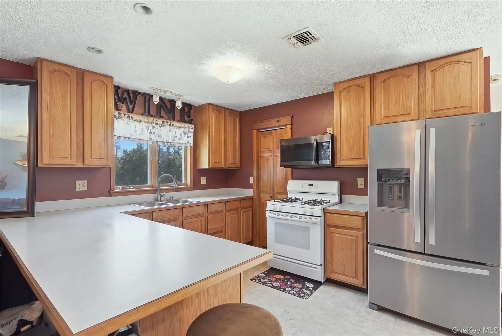 806 Peenpack Trail, Deerpark, NY, 3 Bedrooms Bedrooms, 7 Rooms Rooms,4 BathroomsBathrooms,Residential,For Rent,Peenpack,0,1025663 806 Peenpack Trail, Deerpark, NY, 3 Bedrooms Bedrooms, 7 Rooms Rooms,4 BathroomsBathrooms,Residential,For Rent,Peenpack,0,1025663