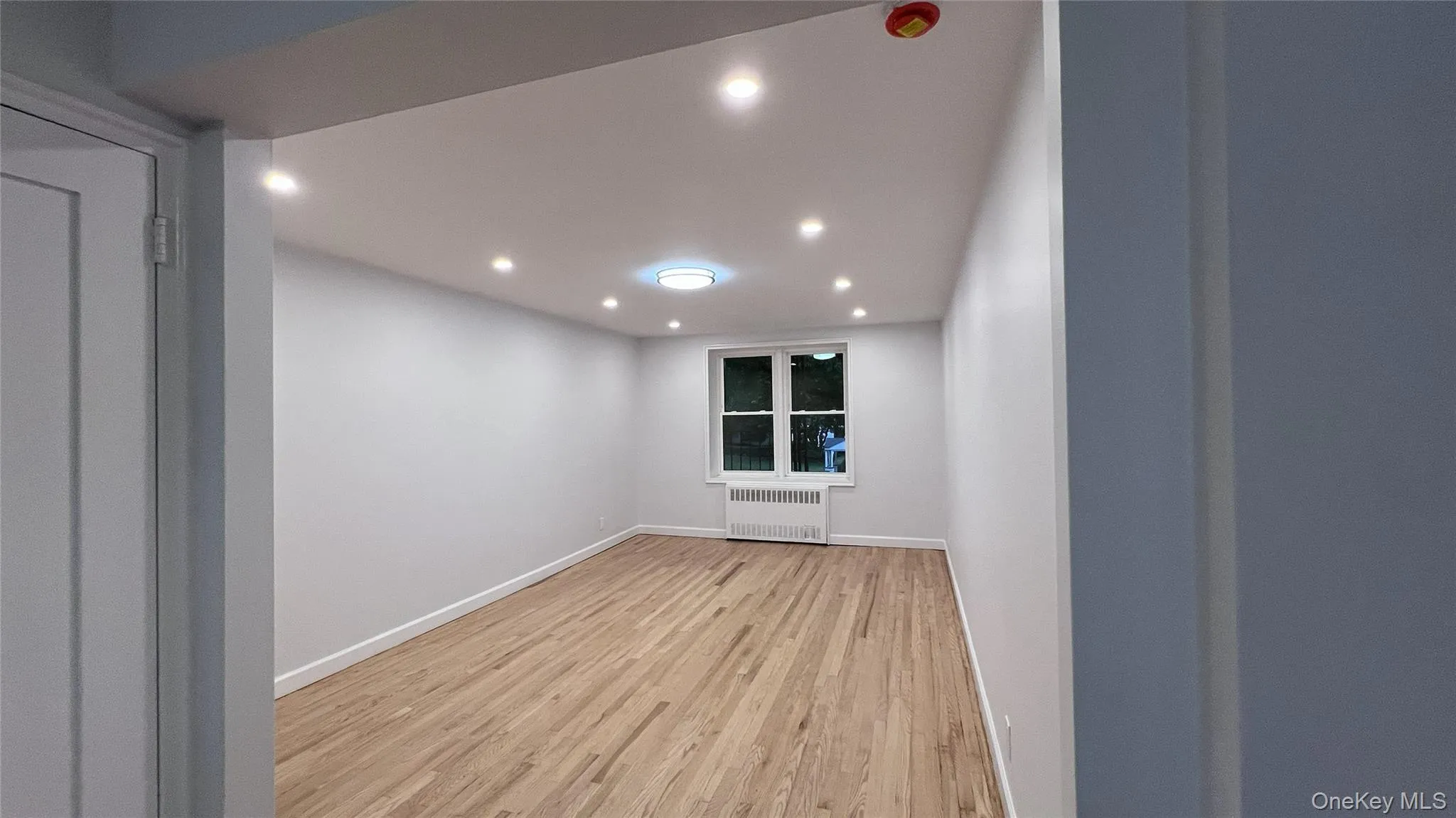 Recessed lighting (high hats) and stylish light fixtures with dimmer switches Recessed lighting (high hats) and stylish light fixtures with dimmer switches
