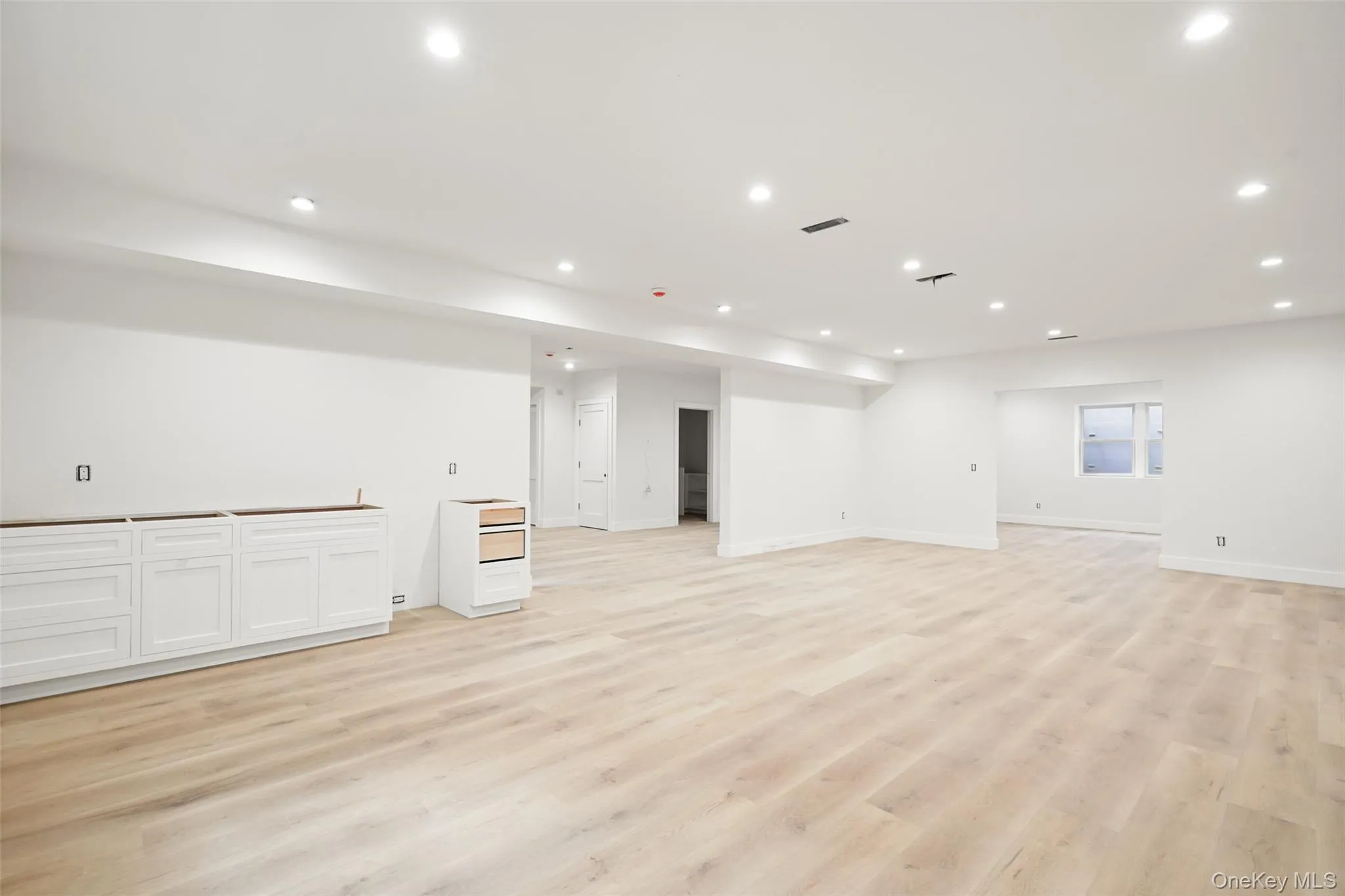 Basement with Wet Bar Basement with Wet Bar
