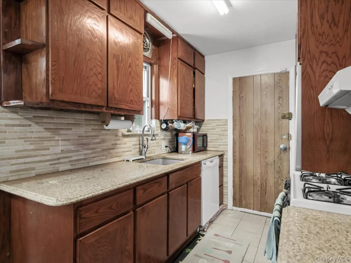 6507 181st Street, New York, NY, 4 Bedrooms Bedrooms, 7 Rooms Rooms,3 BathroomsBathrooms,Residential,For Rent,181st,0,1025679 6507 181st Street, New York, NY, 4 Bedrooms Bedrooms, 7 Rooms Rooms,3 BathroomsBathrooms,Residential,For Rent,181st,0,1025679