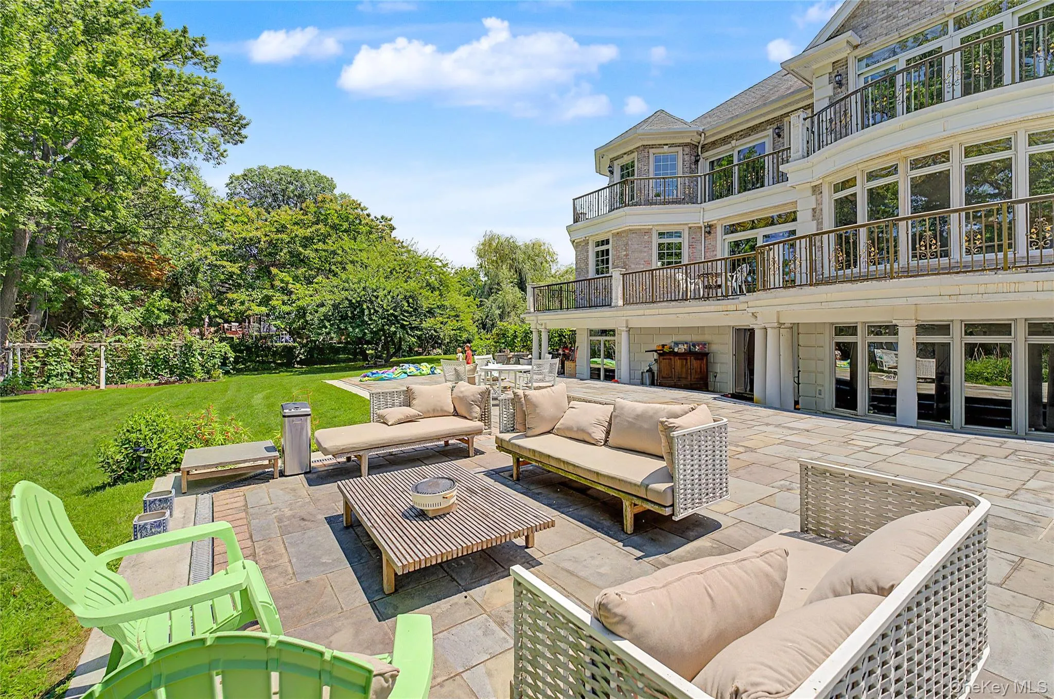 17 lake Road, North Hempstead, NY, 8 Bedrooms Bedrooms, 12 Rooms Rooms,7 BathroomsBathrooms,Residential,For Rent,lake,0,1025682 17 lake Road, North Hempstead, NY, 8 Bedrooms Bedrooms, 12 Rooms Rooms,7 BathroomsBathrooms,Residential,For Rent,lake,0,1025682