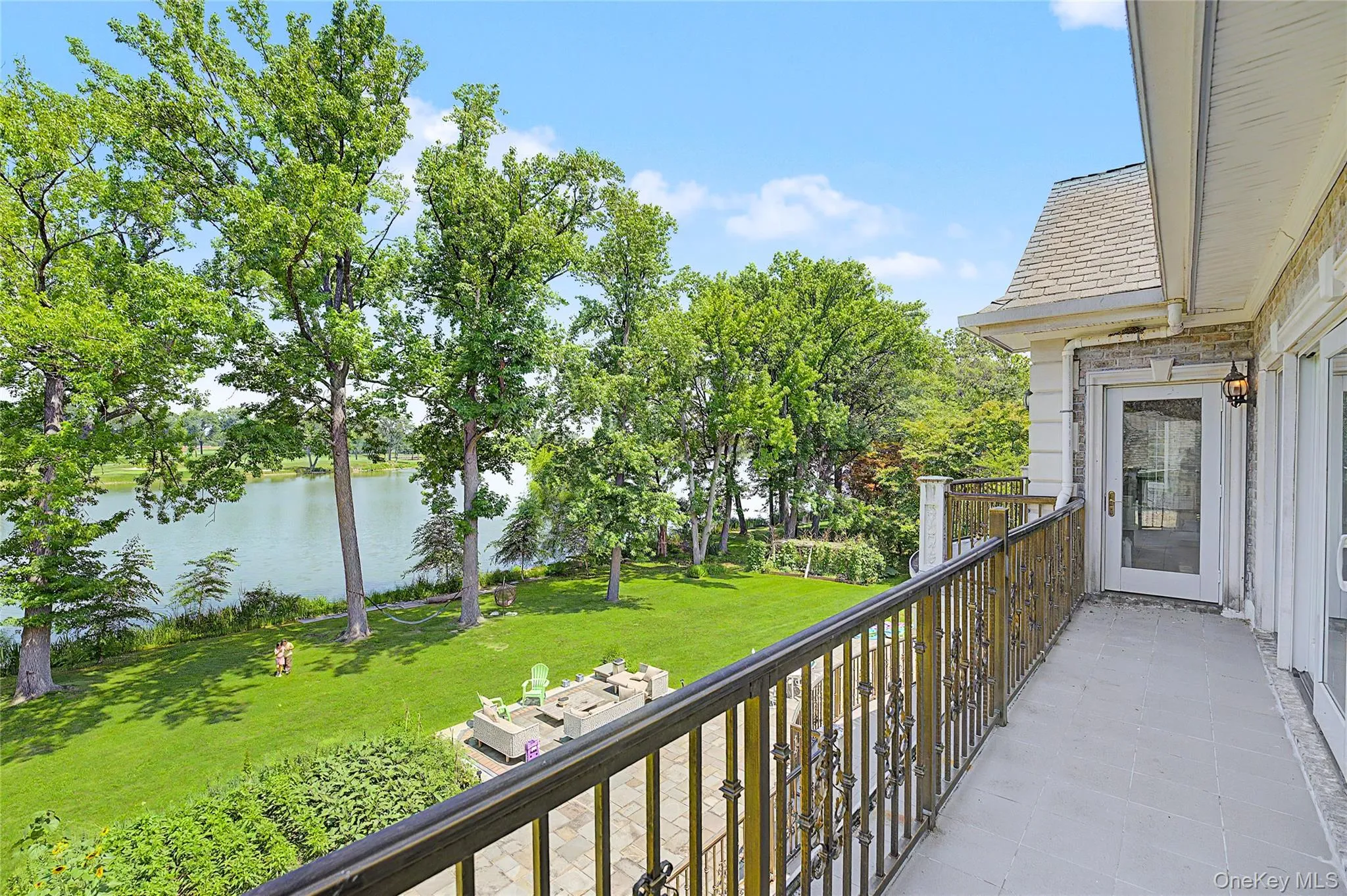 17 lake Road, North Hempstead, NY, 8 Bedrooms Bedrooms, 12 Rooms Rooms,7 BathroomsBathrooms,Residential,For Rent,lake,0,1025682 17 lake Road, North Hempstead, NY, 8 Bedrooms Bedrooms, 12 Rooms Rooms,7 BathroomsBathrooms,Residential,For Rent,lake,0,1025682