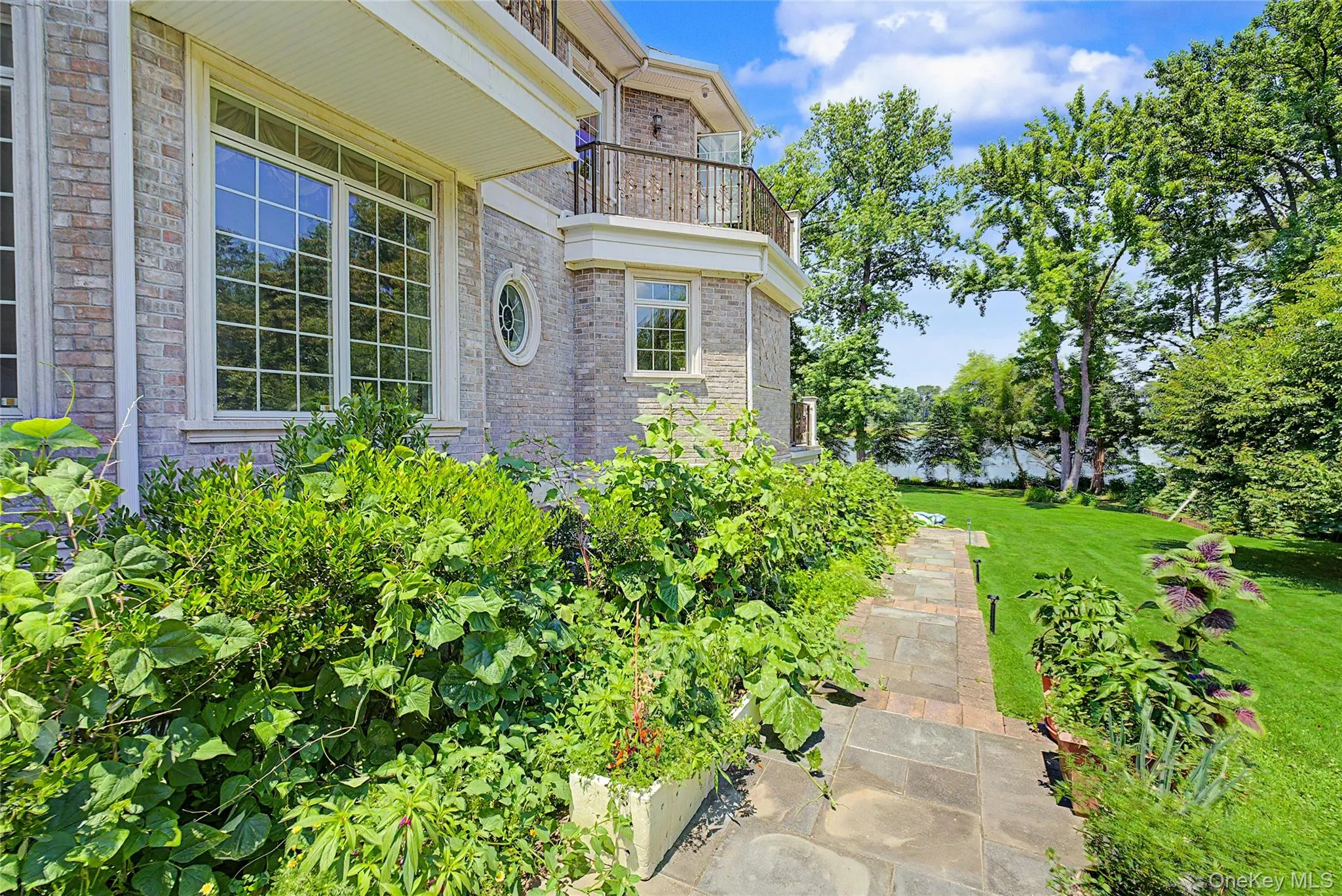 17 lake Road, North Hempstead, NY, 8 Bedrooms Bedrooms, 12 Rooms Rooms,7 BathroomsBathrooms,Residential,For Rent,lake,0,1025682 17 lake Road, North Hempstead, NY, 8 Bedrooms Bedrooms, 12 Rooms Rooms,7 BathroomsBathrooms,Residential,For Rent,lake,0,1025682