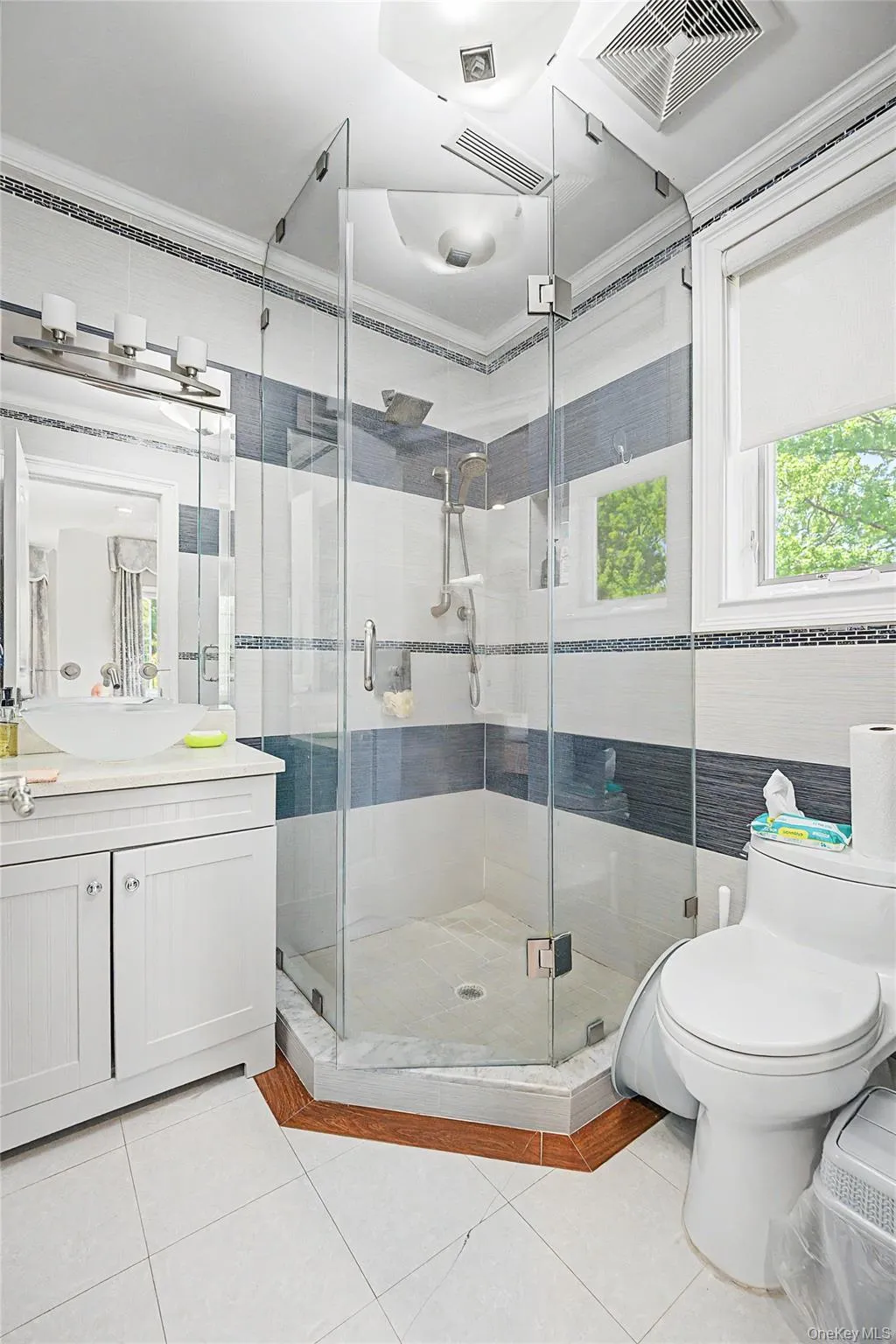 17 lake Road, North Hempstead, NY, 8 Bedrooms Bedrooms, 12 Rooms Rooms,7 BathroomsBathrooms,Residential,For Rent,lake,0,1025682 17 lake Road, North Hempstead, NY, 8 Bedrooms Bedrooms, 12 Rooms Rooms,7 BathroomsBathrooms,Residential,For Rent,lake,0,1025682