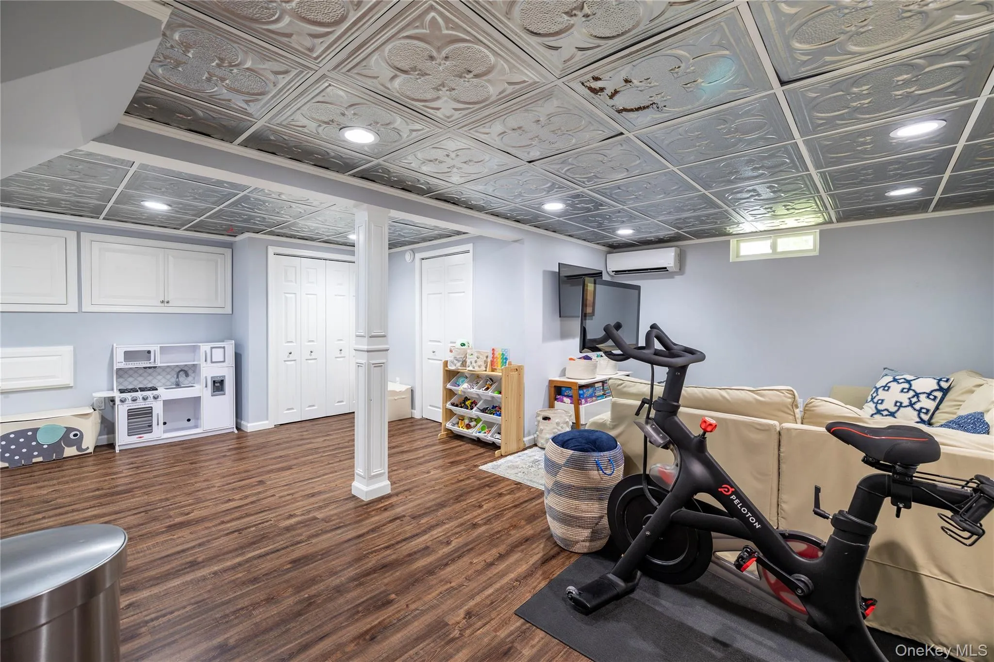 Finished Basement w/ Plenty of Space & Storage Finished Basement w/ Plenty of Space & Storage