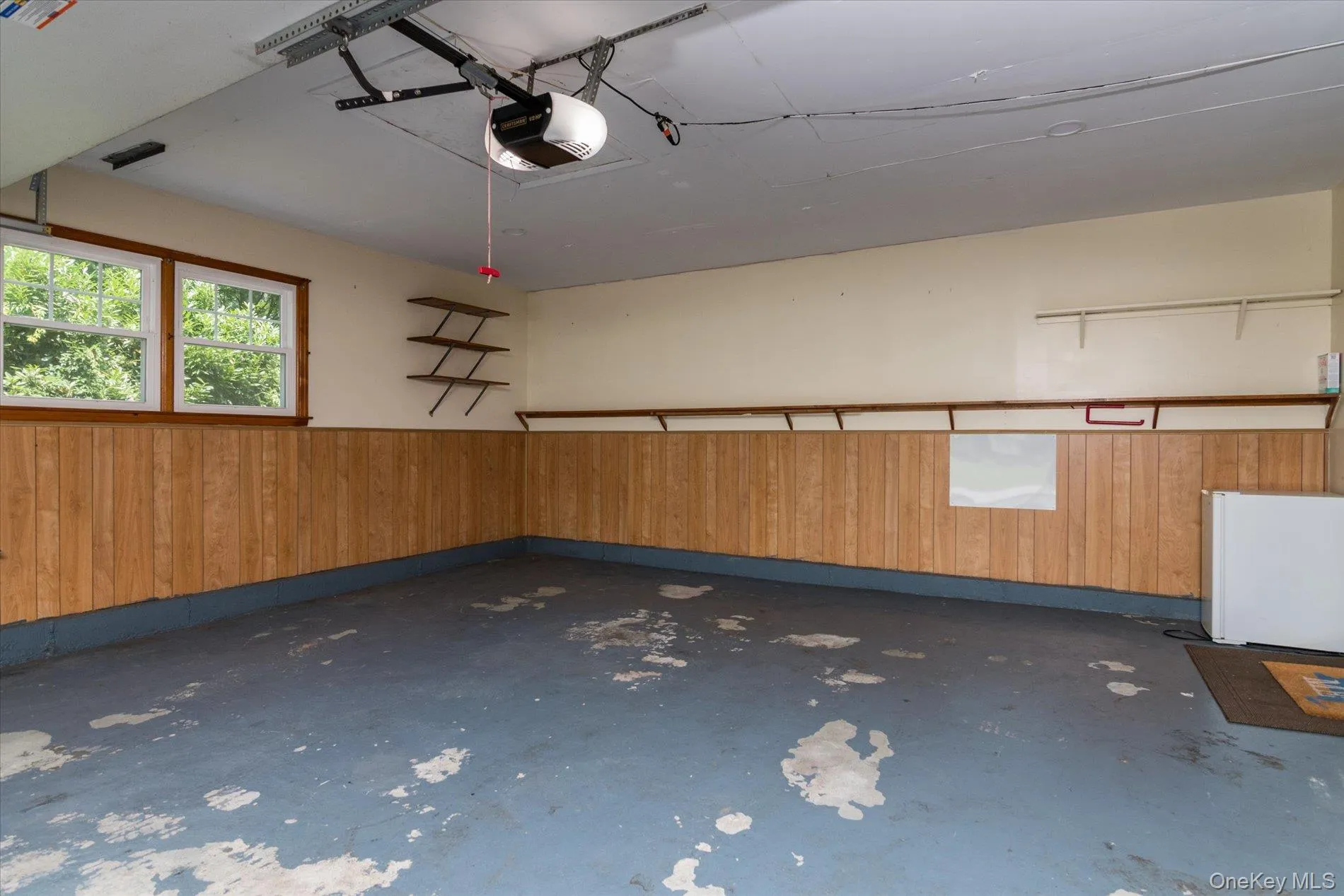 2-car garage 2-car garage