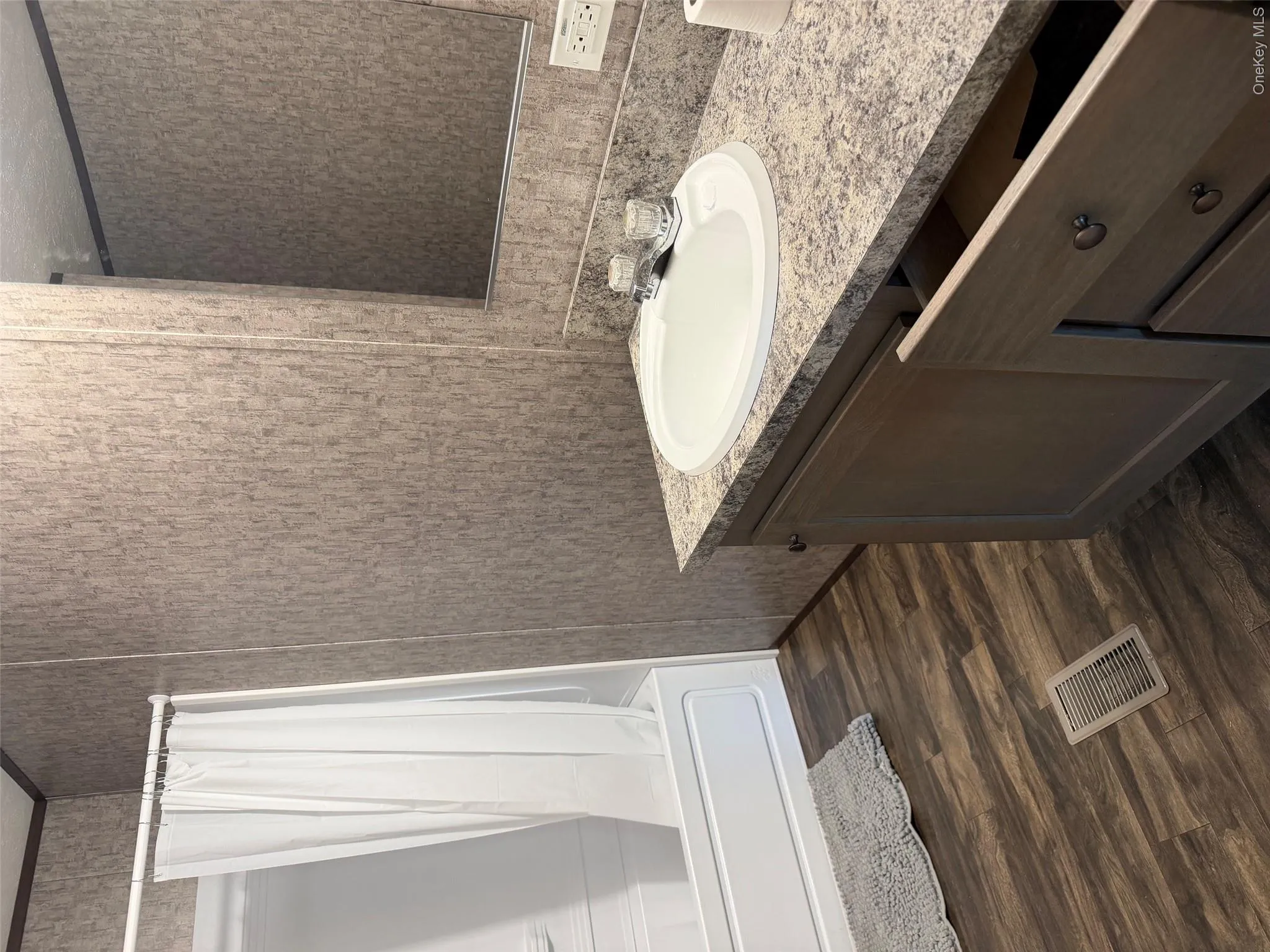 655 Samsonville Road, Rochester, NY, 3 Bedrooms Bedrooms, 7 Rooms Rooms,2 BathroomsBathrooms,Residential,For Rent,Samsonville,0,1025692 655 Samsonville Road, Rochester, NY, 3 Bedrooms Bedrooms, 7 Rooms Rooms,2 BathroomsBathrooms,Residential,For Rent,Samsonville,0,1025692