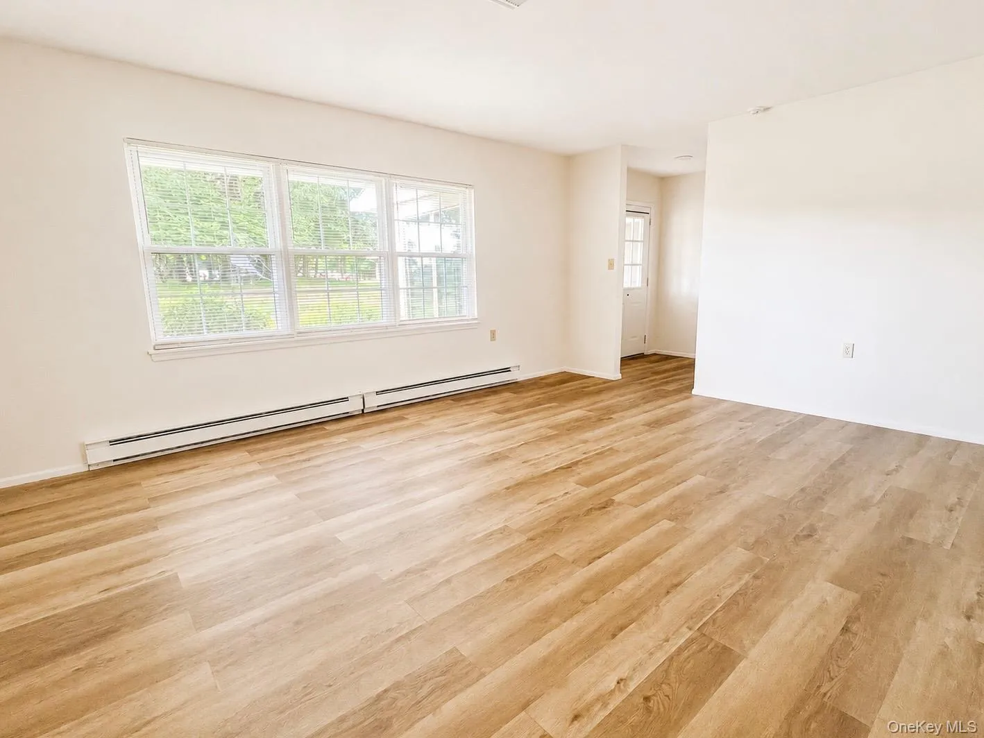 66 Enfield Court, Brookhaven, NY, 2 Bedrooms Bedrooms, 5 Rooms Rooms,1 BathroomBathrooms,Residential,For Rent,Enfield,0,1025693 66 Enfield Court, Brookhaven, NY, 2 Bedrooms Bedrooms, 5 Rooms Rooms,1 BathroomBathrooms,Residential,For Rent,Enfield,0,1025693