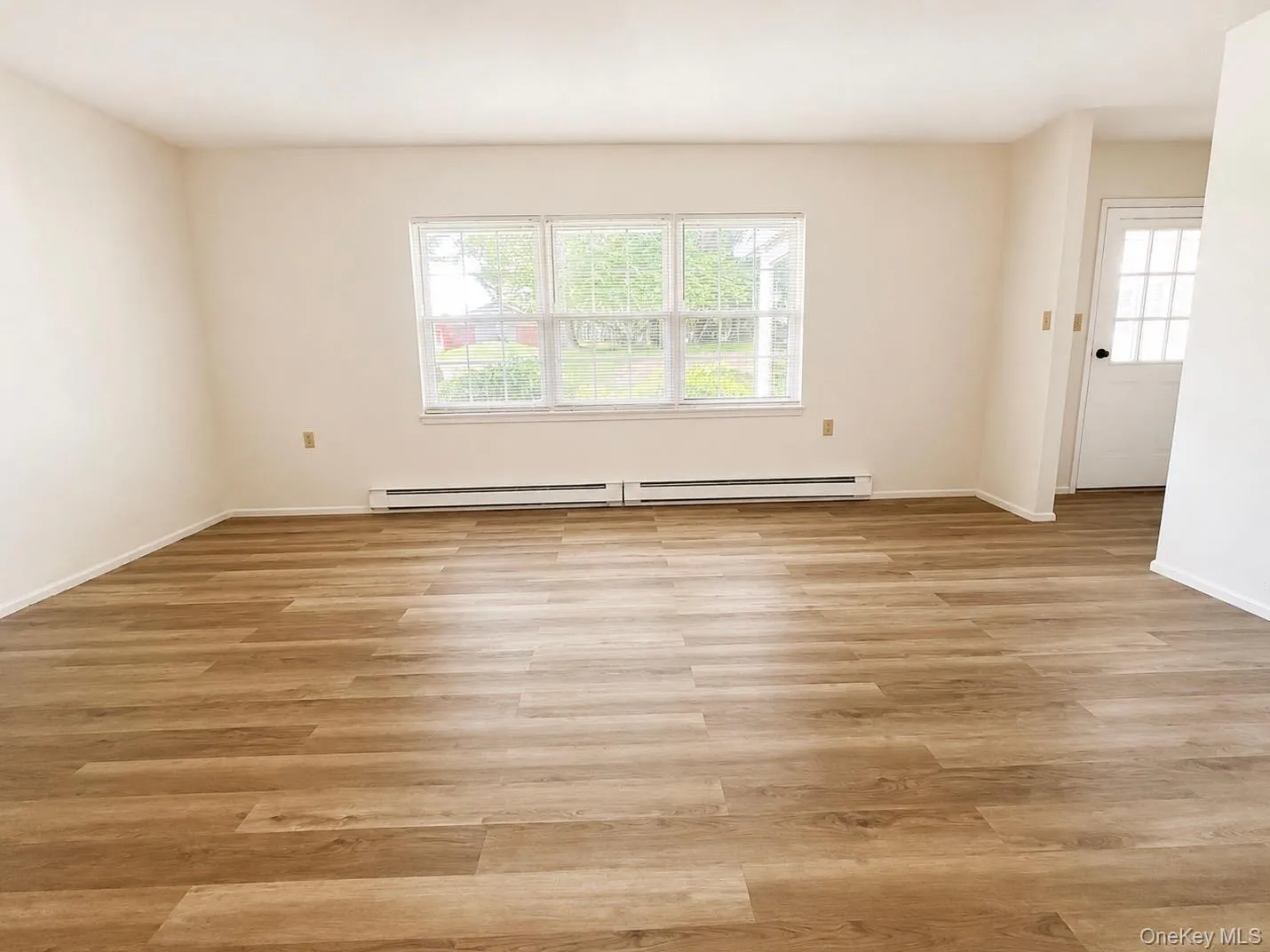 66 Enfield Court, Brookhaven, NY, 2 Bedrooms Bedrooms, 5 Rooms Rooms,1 BathroomBathrooms,Residential,For Rent,Enfield,0,1025693 66 Enfield Court, Brookhaven, NY, 2 Bedrooms Bedrooms, 5 Rooms Rooms,1 BathroomBathrooms,Residential,For Rent,Enfield,0,1025693