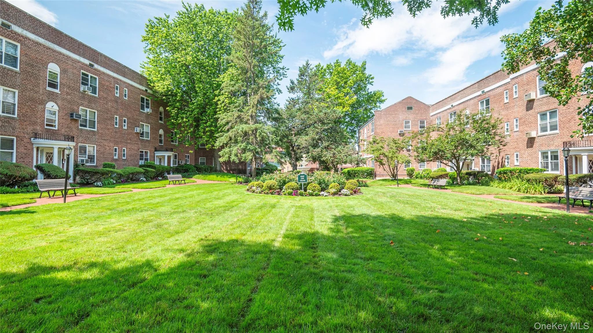 221 Middle Neck Road, North Hempstead, NY, 1 Bedroom Bedrooms, 4 Rooms Rooms,1 BathroomBathrooms,Residential,For Rent,Middle Neck,0,1025695 221 Middle Neck Road, North Hempstead, NY, 1 Bedroom Bedrooms, 4 Rooms Rooms,1 BathroomBathrooms,Residential,For Rent,Middle Neck,0,1025695