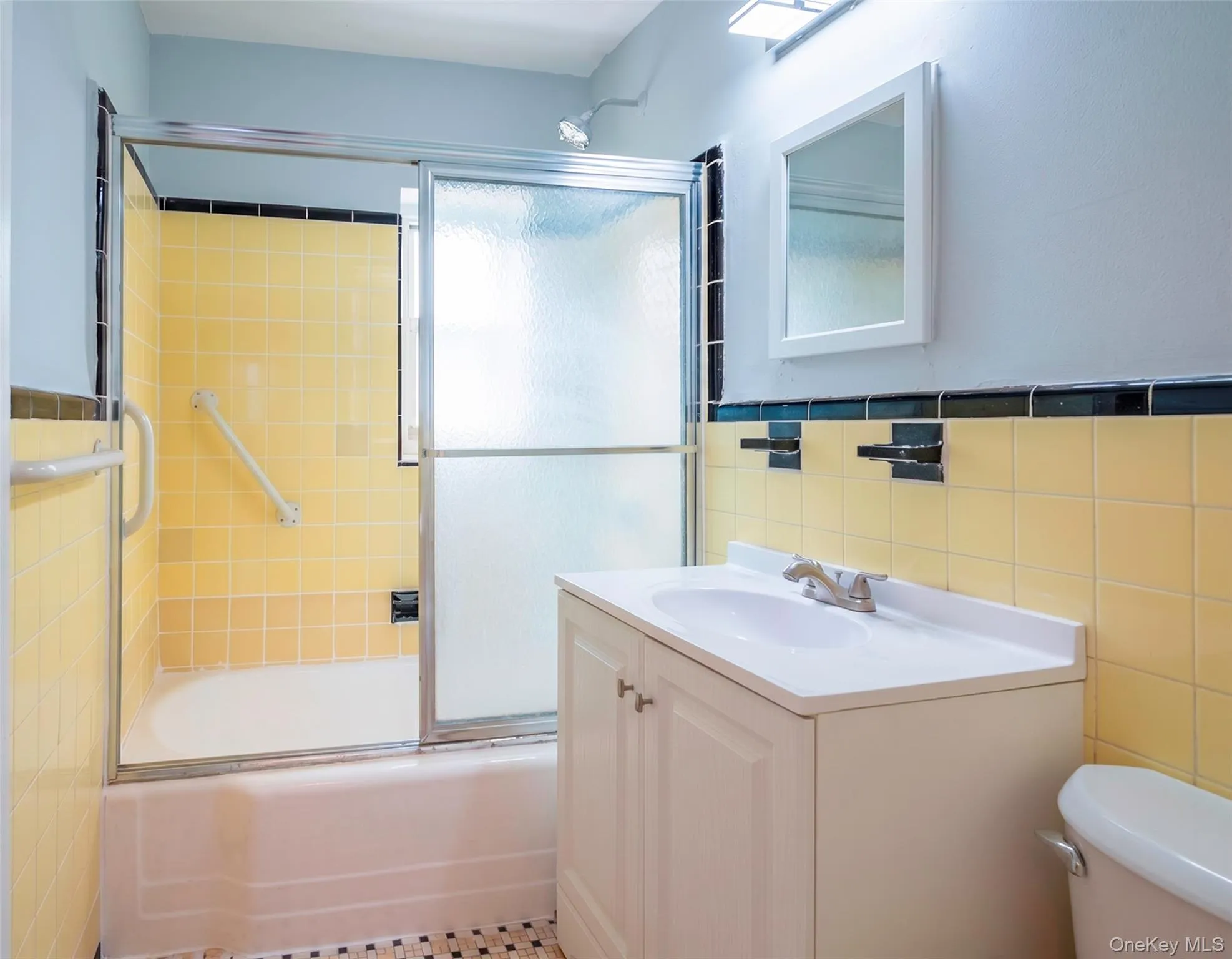 221 Middle Neck Road, North Hempstead, NY, 1 Bedroom Bedrooms, 4 Rooms Rooms,1 BathroomBathrooms,Residential,For Rent,Middle Neck,0,1025695 221 Middle Neck Road, North Hempstead, NY, 1 Bedroom Bedrooms, 4 Rooms Rooms,1 BathroomBathrooms,Residential,For Rent,Middle Neck,0,1025695