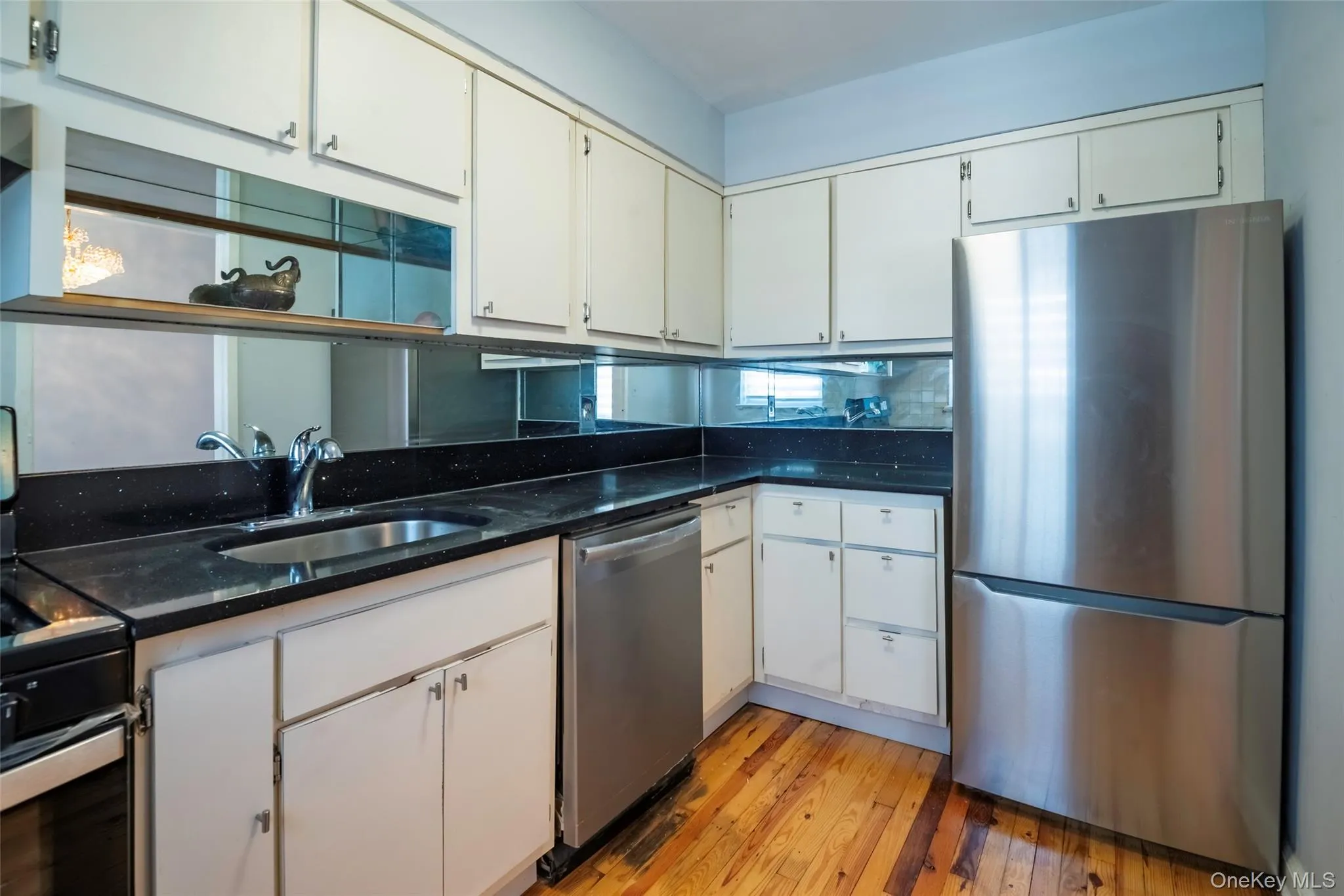 221 Middle Neck Road, North Hempstead, NY, 1 Bedroom Bedrooms, 4 Rooms Rooms,1 BathroomBathrooms,Residential,For Rent,Middle Neck,0,1025695 221 Middle Neck Road, North Hempstead, NY, 1 Bedroom Bedrooms, 4 Rooms Rooms,1 BathroomBathrooms,Residential,For Rent,Middle Neck,0,1025695