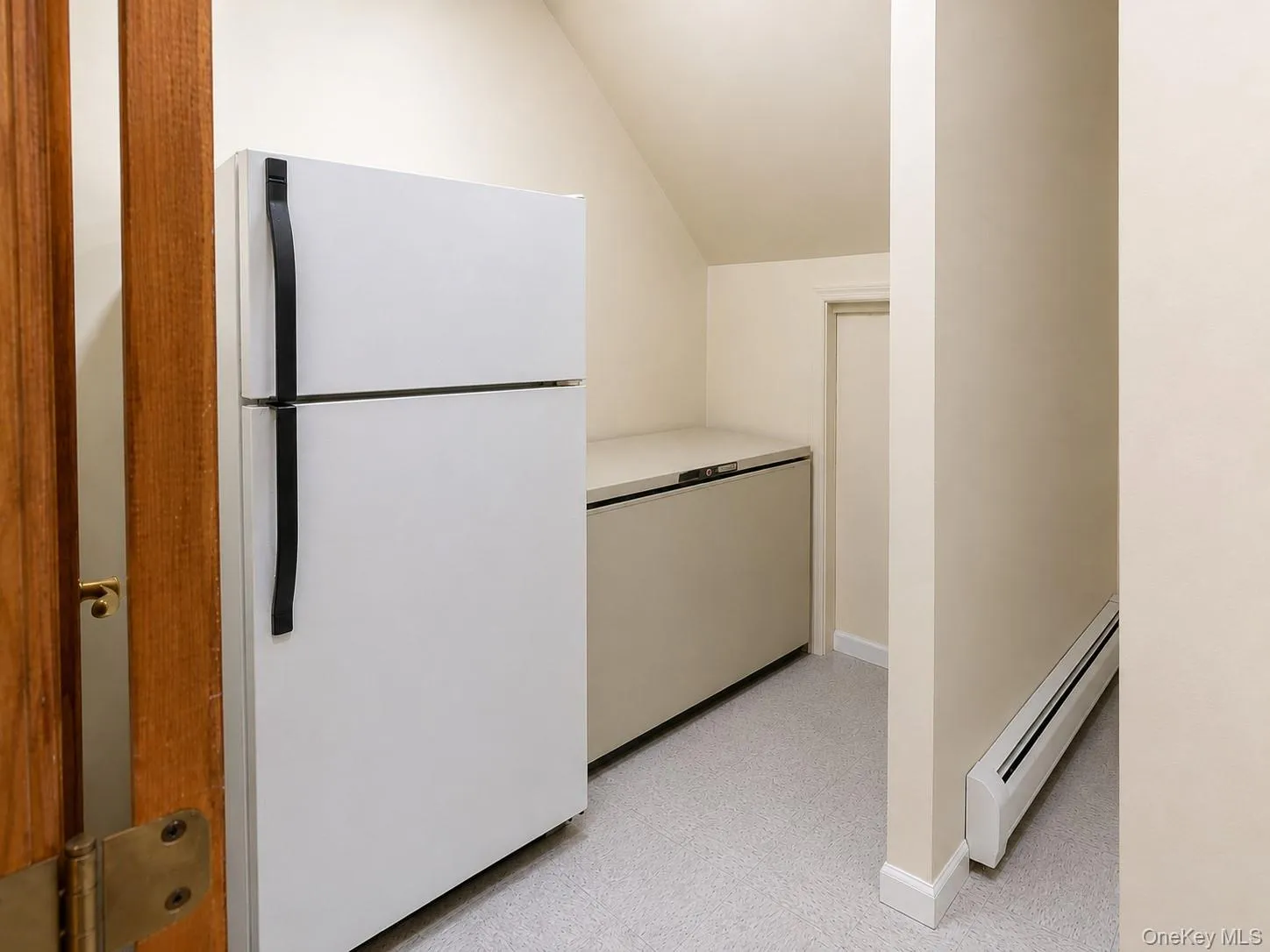 Space for additional refidgerator and deep freezer (belongings removed with ai) Space for additional refidgerator and deep freezer (belongings removed with ai)