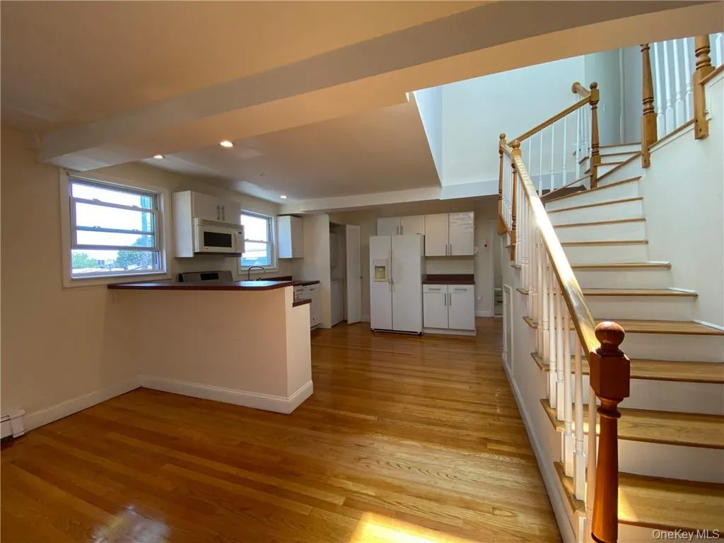 188 Main Street, Orangetown, NY, 3 Bedrooms Bedrooms, 7 Rooms Rooms,3 BathroomsBathrooms,Residential Lease,For Rent,Main,0,1025701 188 Main Street, Orangetown, NY, 3 Bedrooms Bedrooms, 7 Rooms Rooms,3 BathroomsBathrooms,Residential Lease,For Rent,Main,0,1025701