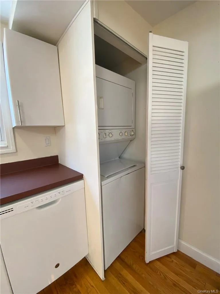 188 Main Street, Orangetown, NY, 3 Bedrooms Bedrooms, 7 Rooms Rooms,3 BathroomsBathrooms,Residential Lease,For Rent,Main,0,1025701 188 Main Street, Orangetown, NY, 3 Bedrooms Bedrooms, 7 Rooms Rooms,3 BathroomsBathrooms,Residential Lease,For Rent,Main,0,1025701