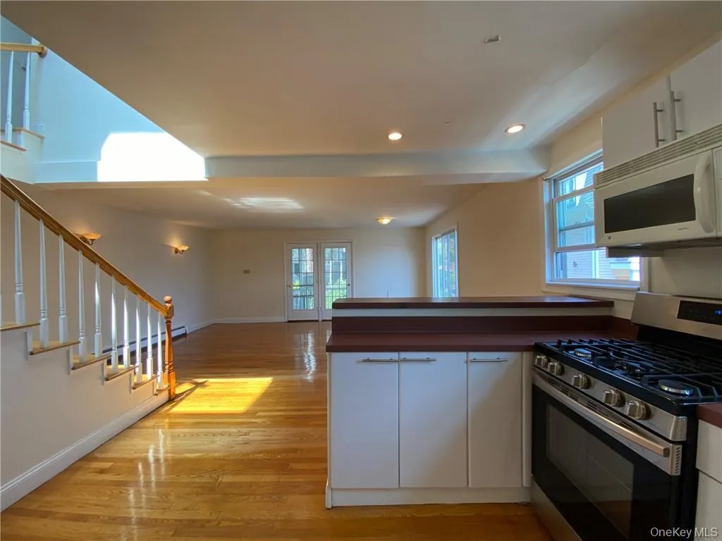 188 Main Street, Orangetown, NY, 3 Bedrooms Bedrooms, 7 Rooms Rooms,3 BathroomsBathrooms,Residential Lease,For Rent,Main,0,1025701 188 Main Street, Orangetown, NY, 3 Bedrooms Bedrooms, 7 Rooms Rooms,3 BathroomsBathrooms,Residential Lease,For Rent,Main,0,1025701