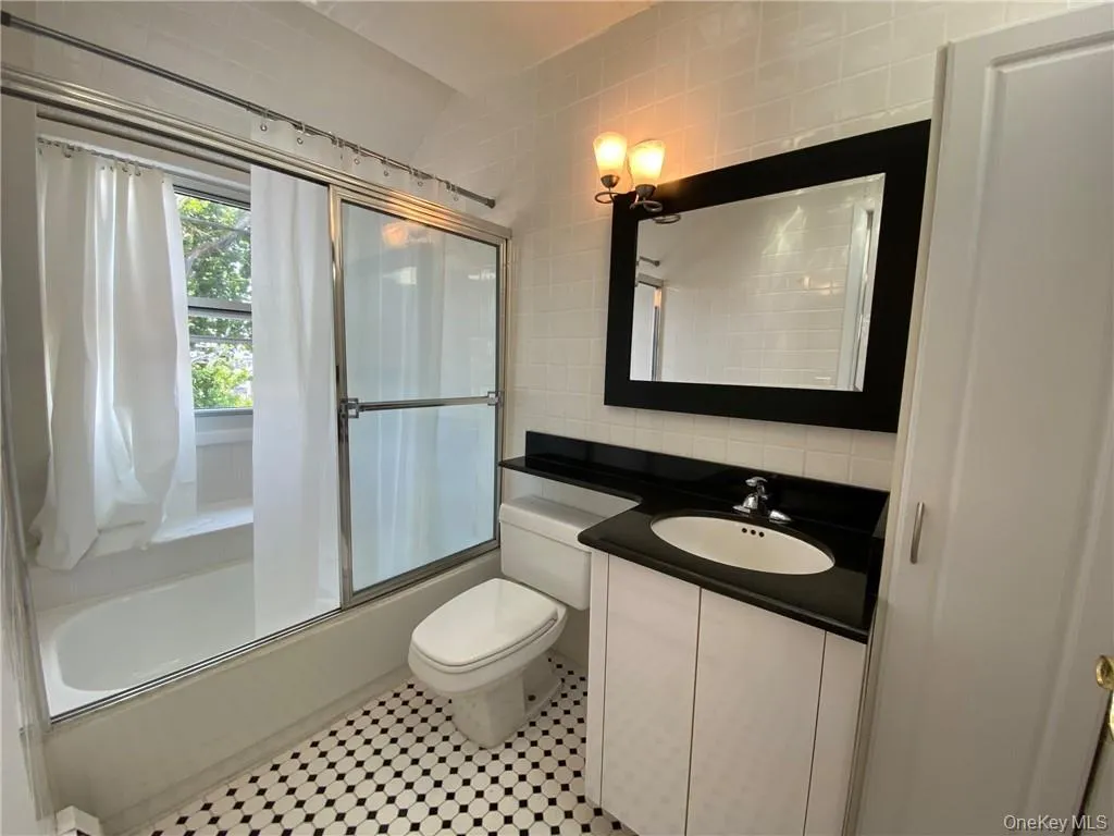 188 Main Street, Orangetown, NY, 3 Bedrooms Bedrooms, 7 Rooms Rooms,3 BathroomsBathrooms,Residential Lease,For Rent,Main,0,1025701 188 Main Street, Orangetown, NY, 3 Bedrooms Bedrooms, 7 Rooms Rooms,3 BathroomsBathrooms,Residential Lease,For Rent,Main,0,1025701