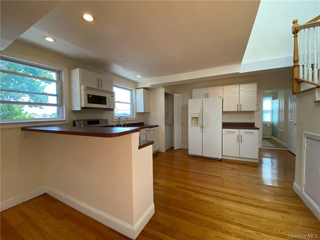 188 Main Street, Orangetown, NY, 3 Bedrooms Bedrooms, 7 Rooms Rooms,3 BathroomsBathrooms,Residential Lease,For Rent,Main,0,1025701 188 Main Street, Orangetown, NY, 3 Bedrooms Bedrooms, 7 Rooms Rooms,3 BathroomsBathrooms,Residential Lease,For Rent,Main,0,1025701
