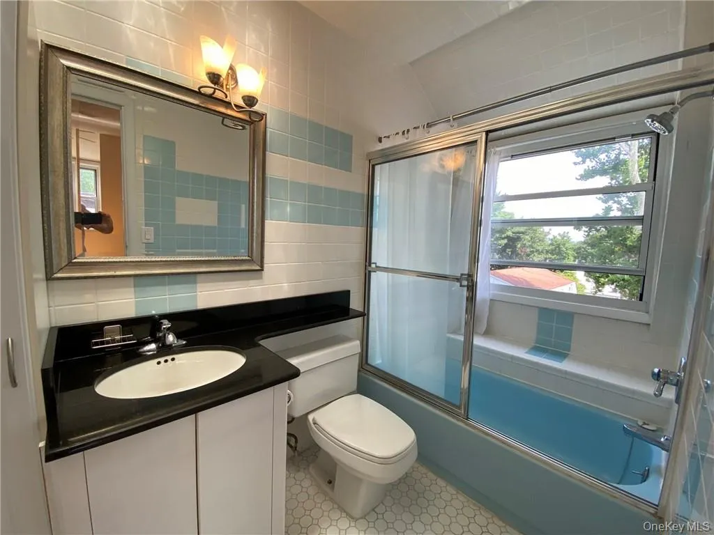 188 Main Street, Orangetown, NY, 3 Bedrooms Bedrooms, 7 Rooms Rooms,3 BathroomsBathrooms,Residential Lease,For Rent,Main,0,1025701 188 Main Street, Orangetown, NY, 3 Bedrooms Bedrooms, 7 Rooms Rooms,3 BathroomsBathrooms,Residential Lease,For Rent,Main,0,1025701