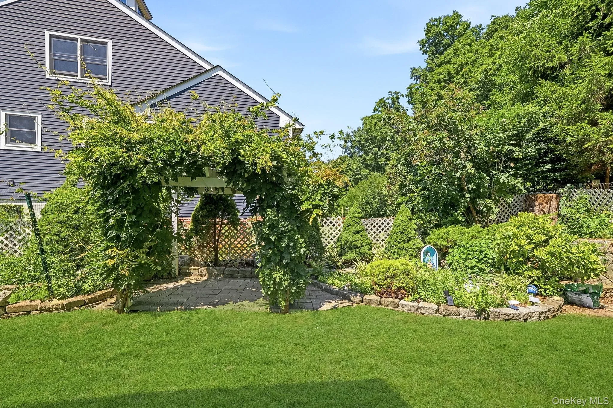 75 Glen Forest Street, Mount Pleasant, NY, 5 Bedrooms Bedrooms, 12 Rooms Rooms,4 BathroomsBathrooms,Residential,For Rent,Glen Forest,0,1025703 75 Glen Forest Street, Mount Pleasant, NY, 5 Bedrooms Bedrooms, 12 Rooms Rooms,4 BathroomsBathrooms,Residential,For Rent,Glen Forest,0,1025703